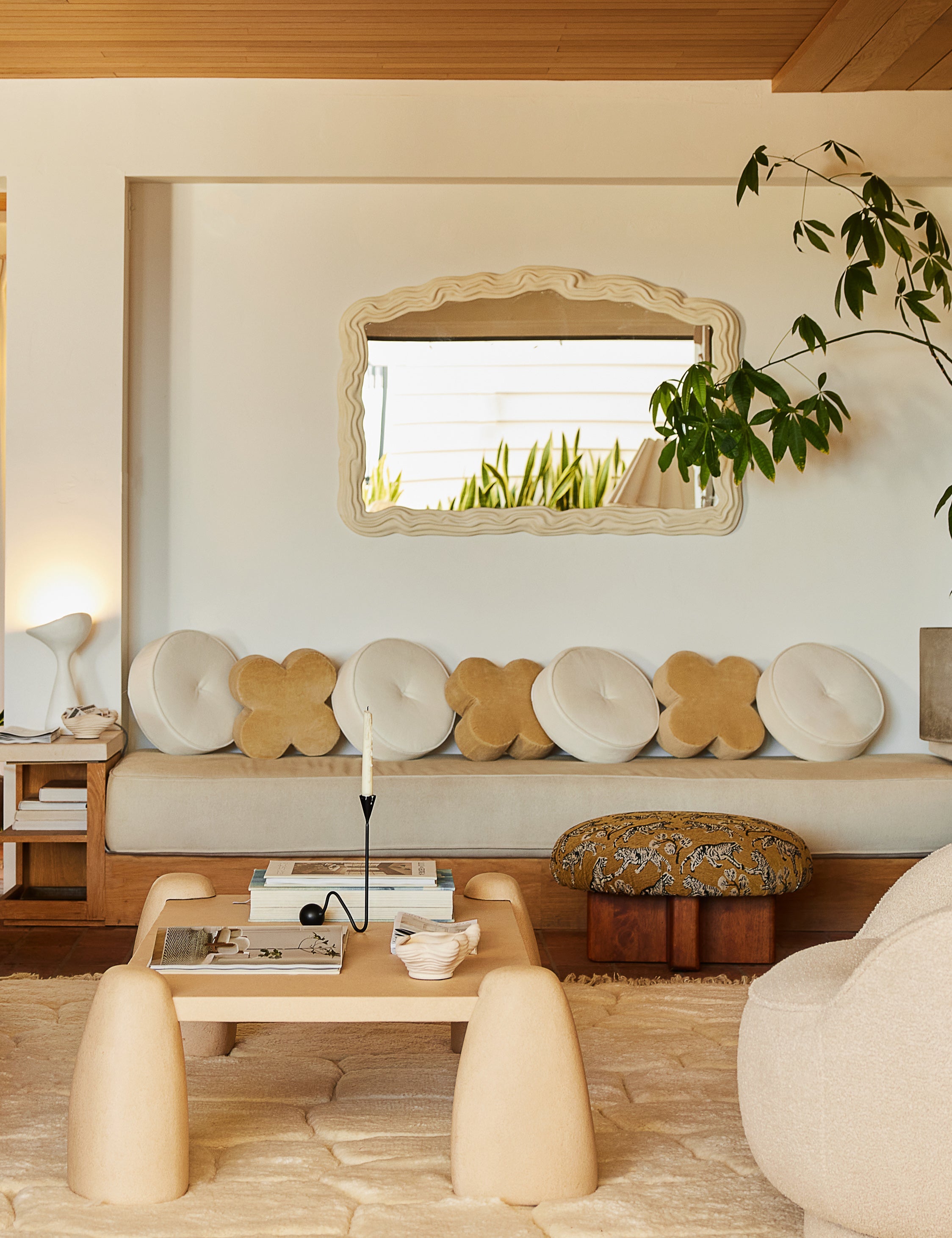 Luxe Clover Pillow | Soft Velvet, Playful Shape