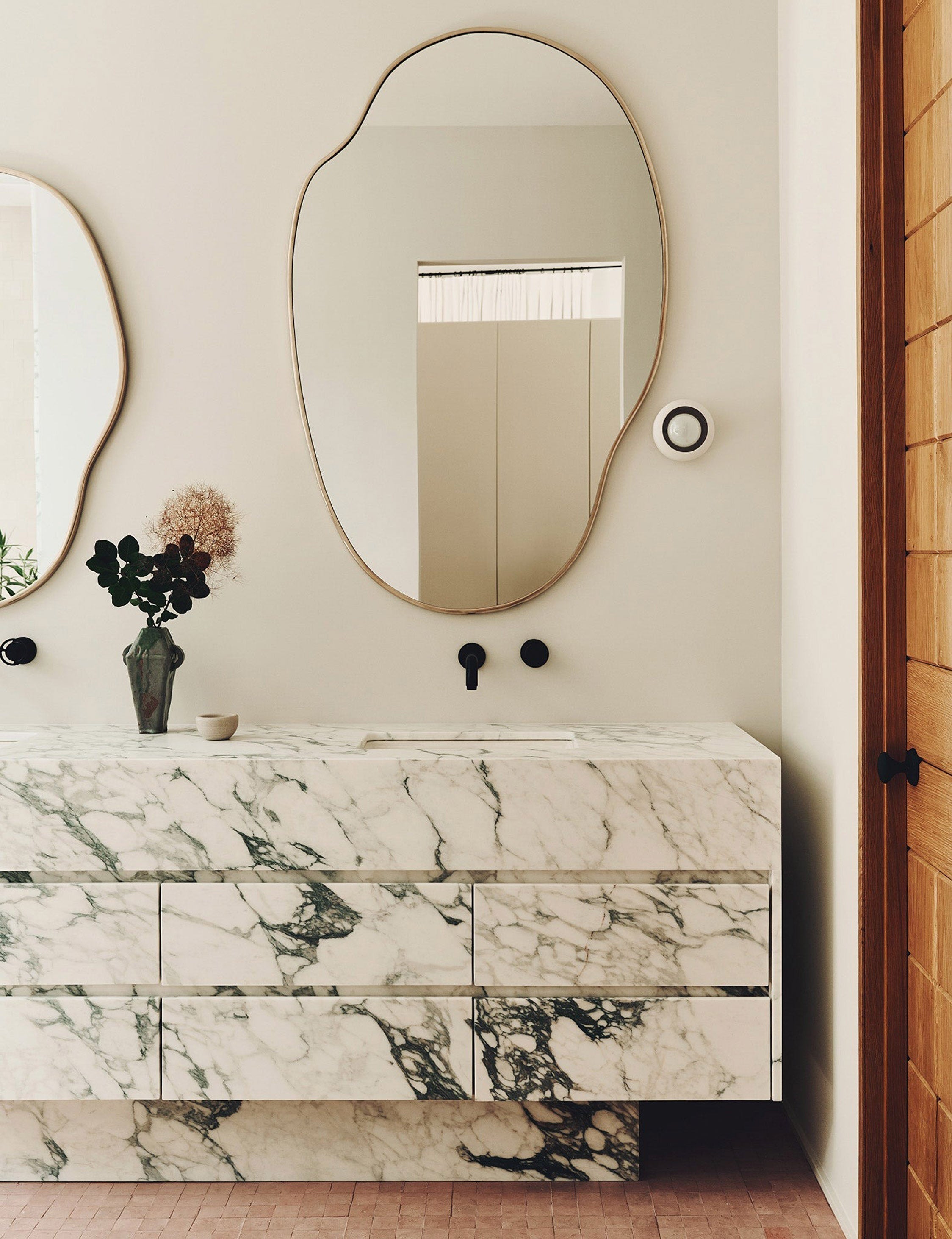 Palo Puddle Mirror | Slim Frame, Organic Shape