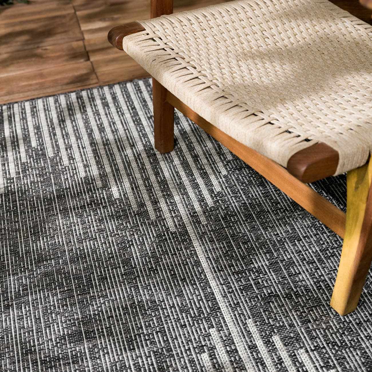 Sierra Outdoor Area Rug  Machine Woven, Easy to Clean