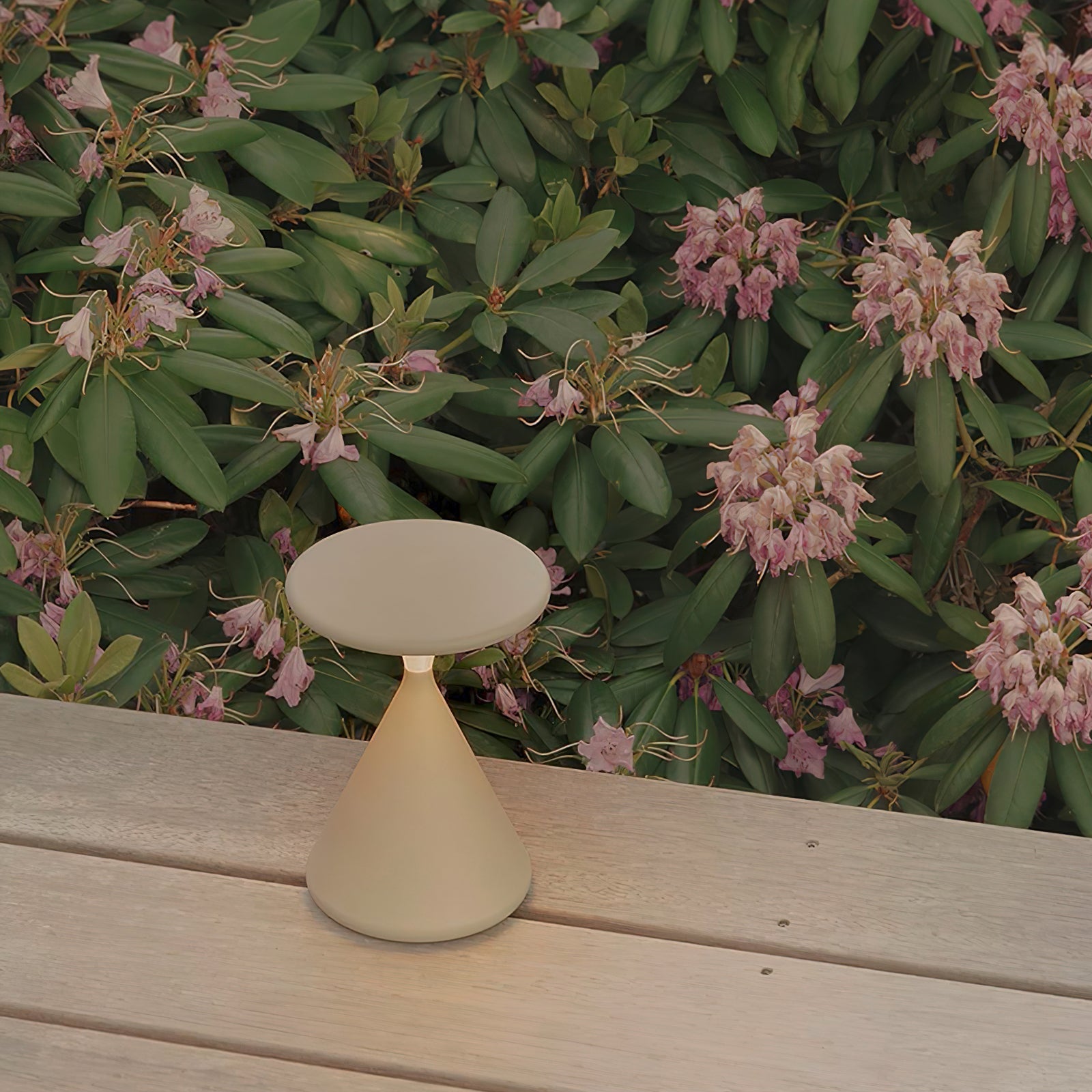 Nero Outdoor Lamp | IP54 Waterproof, Touch-Dimmer