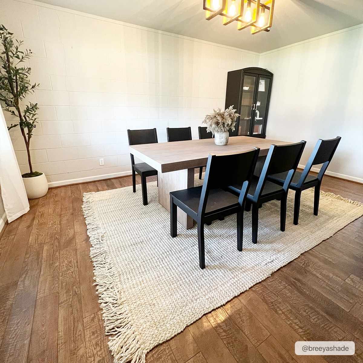 Bela Jute Rug  Hand Woven  Cream Color  Medium Pile