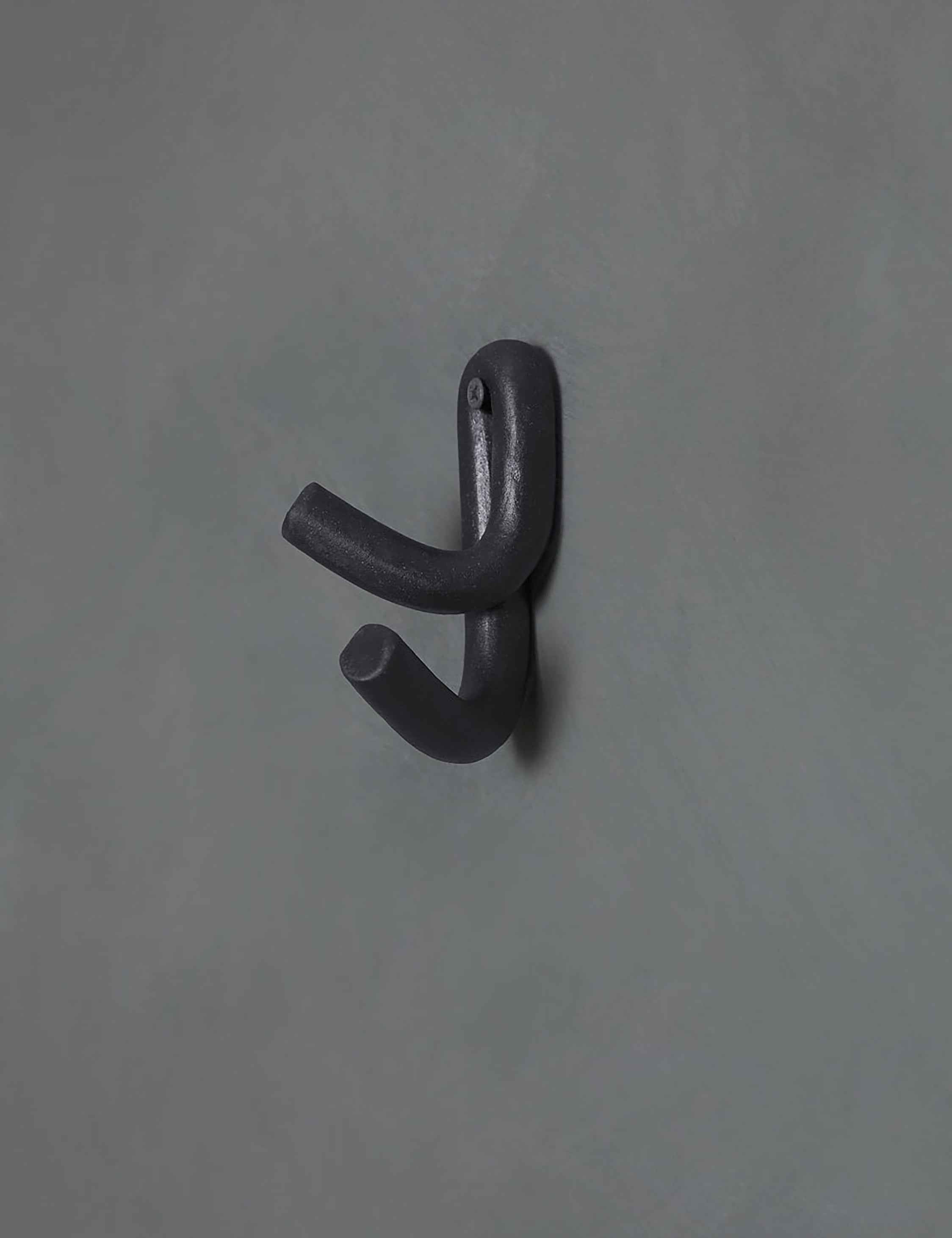Luna Ceramic Wall Hook | Playful Crisscross Design