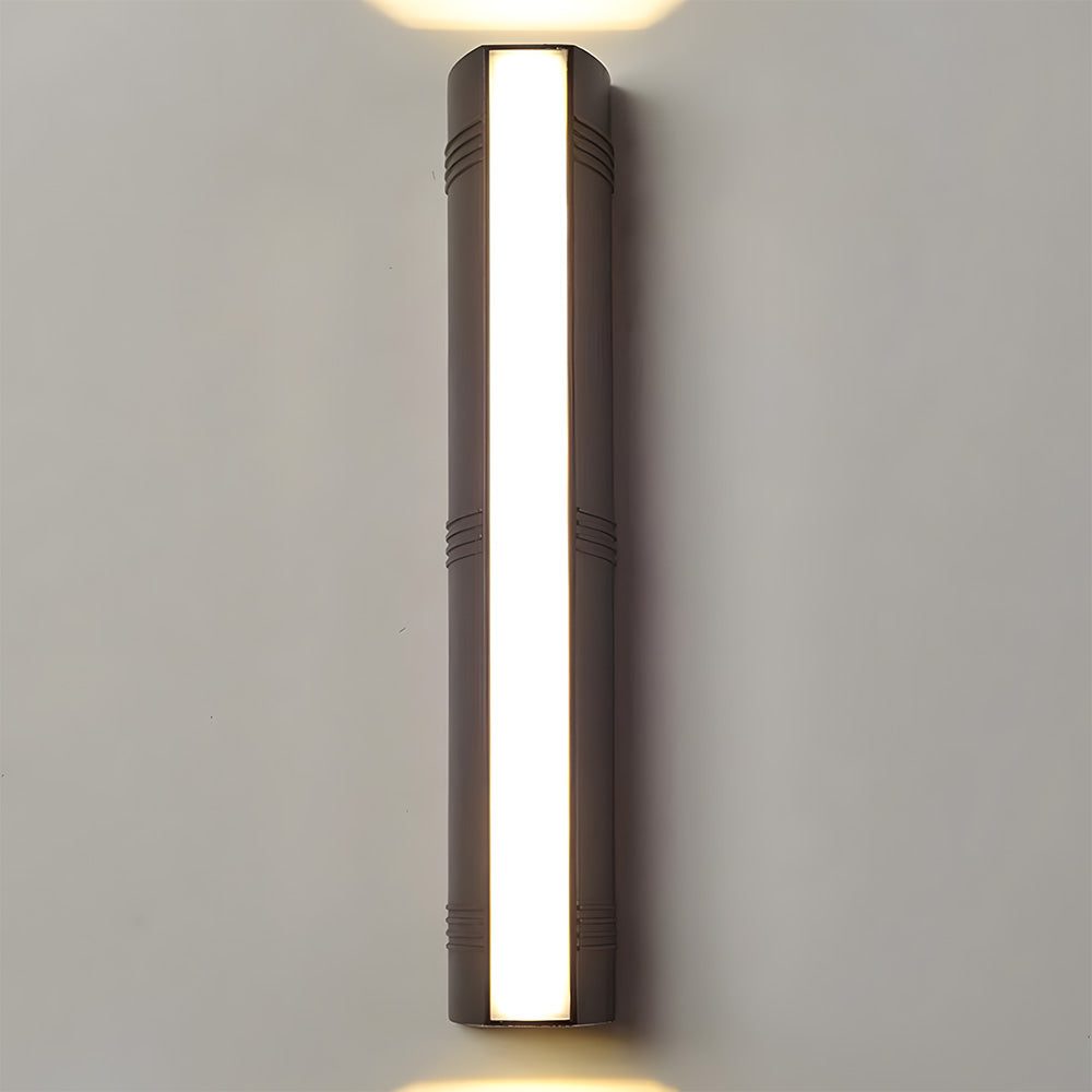 Aequr Outdoor Wall Lamp | Modern Aluminium, IP54 Weatherproof