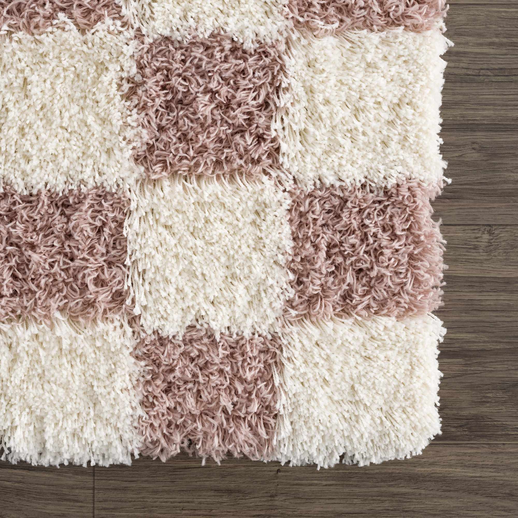 Avara Shag Rug  Plush Pile, Machine Woven, Pink Checkered