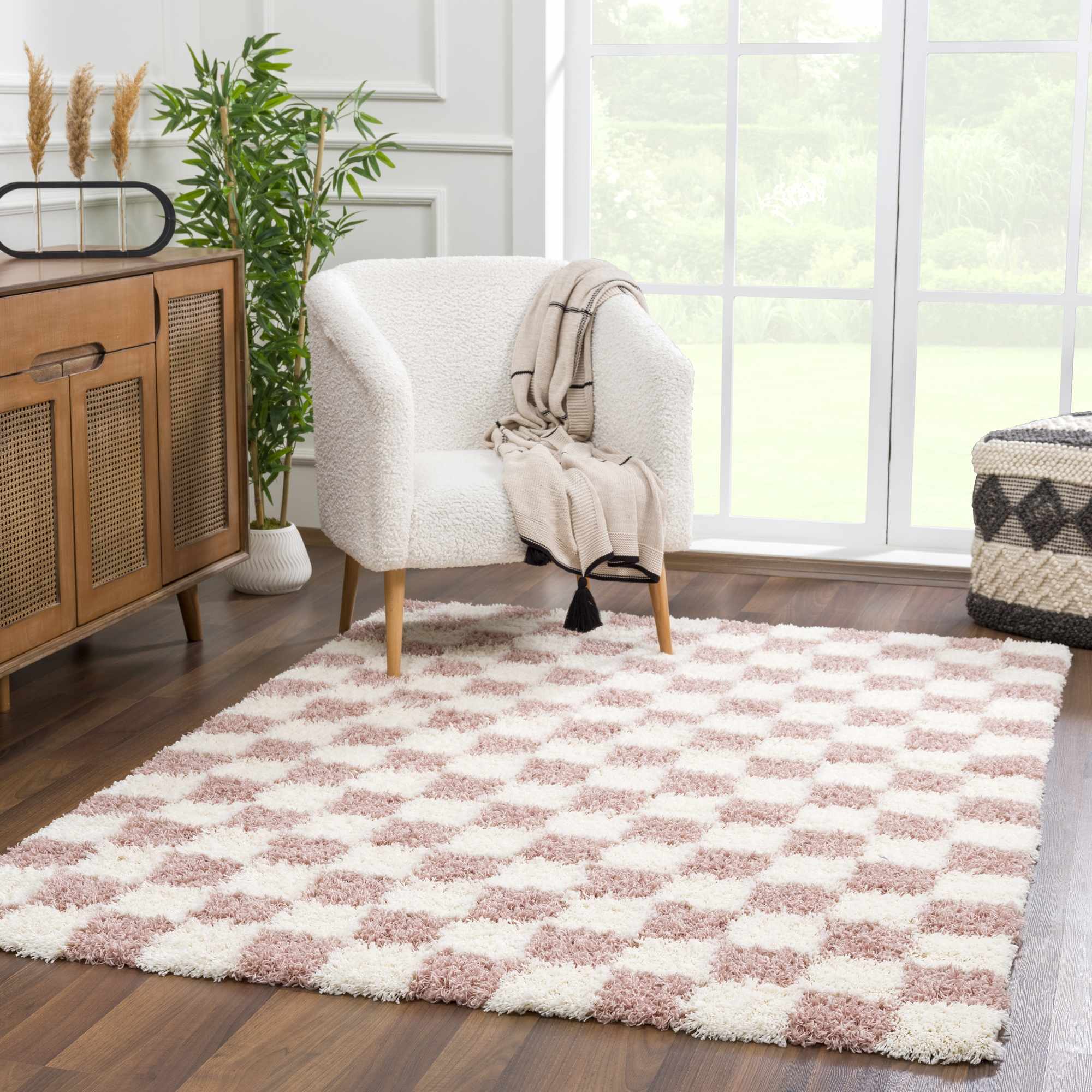 Avara Shag Rug  Plush Pile, Machine Woven, Pink Checkered