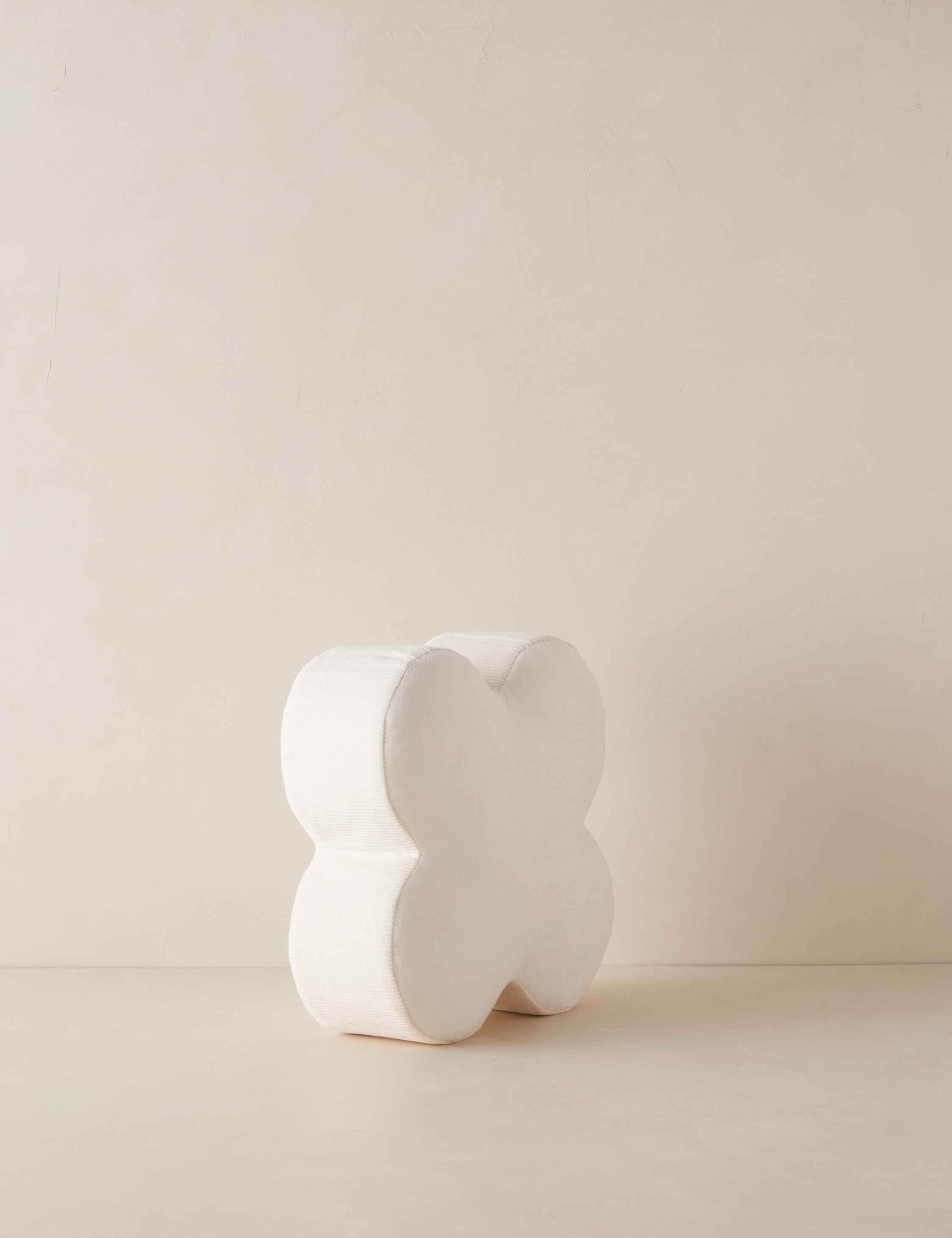 Luxe Clover Pillow | Soft Velvet, Playful Shape