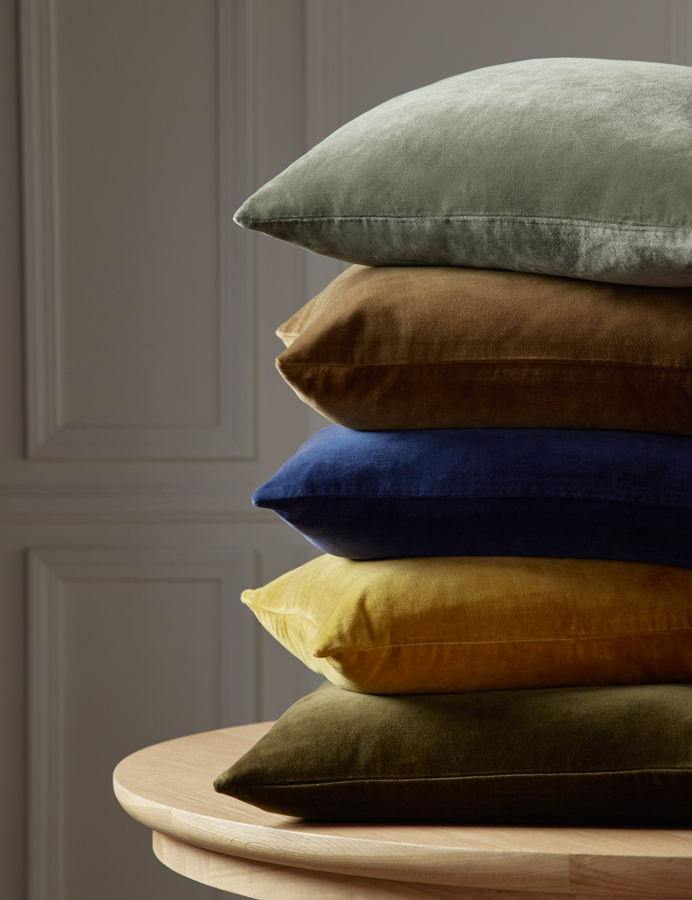 Bela Velvet Pillow | Luxurious Texture, Elegant Finish