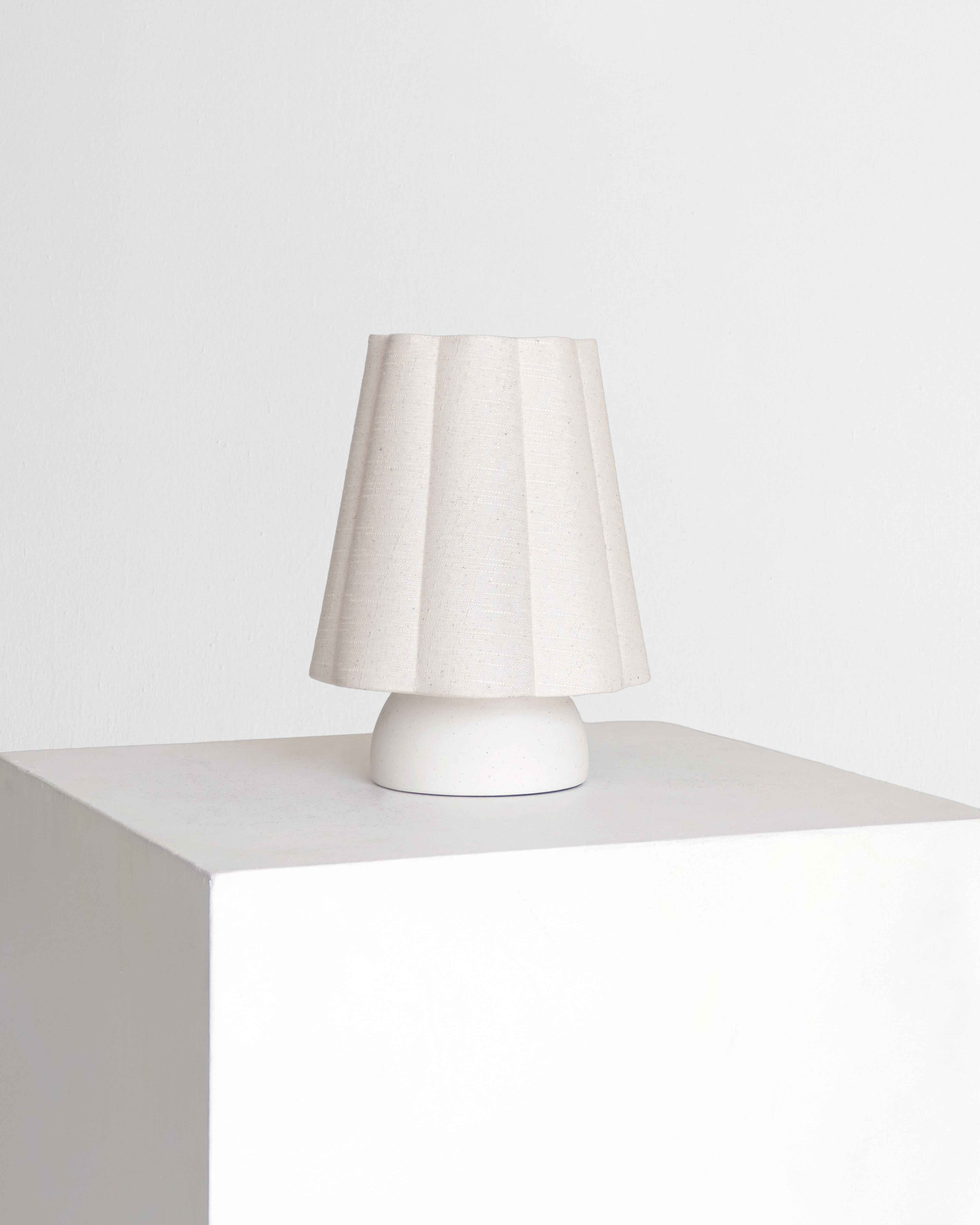 Kira Table Lamp | Sculptural Fluted Shade, Ceramic Base