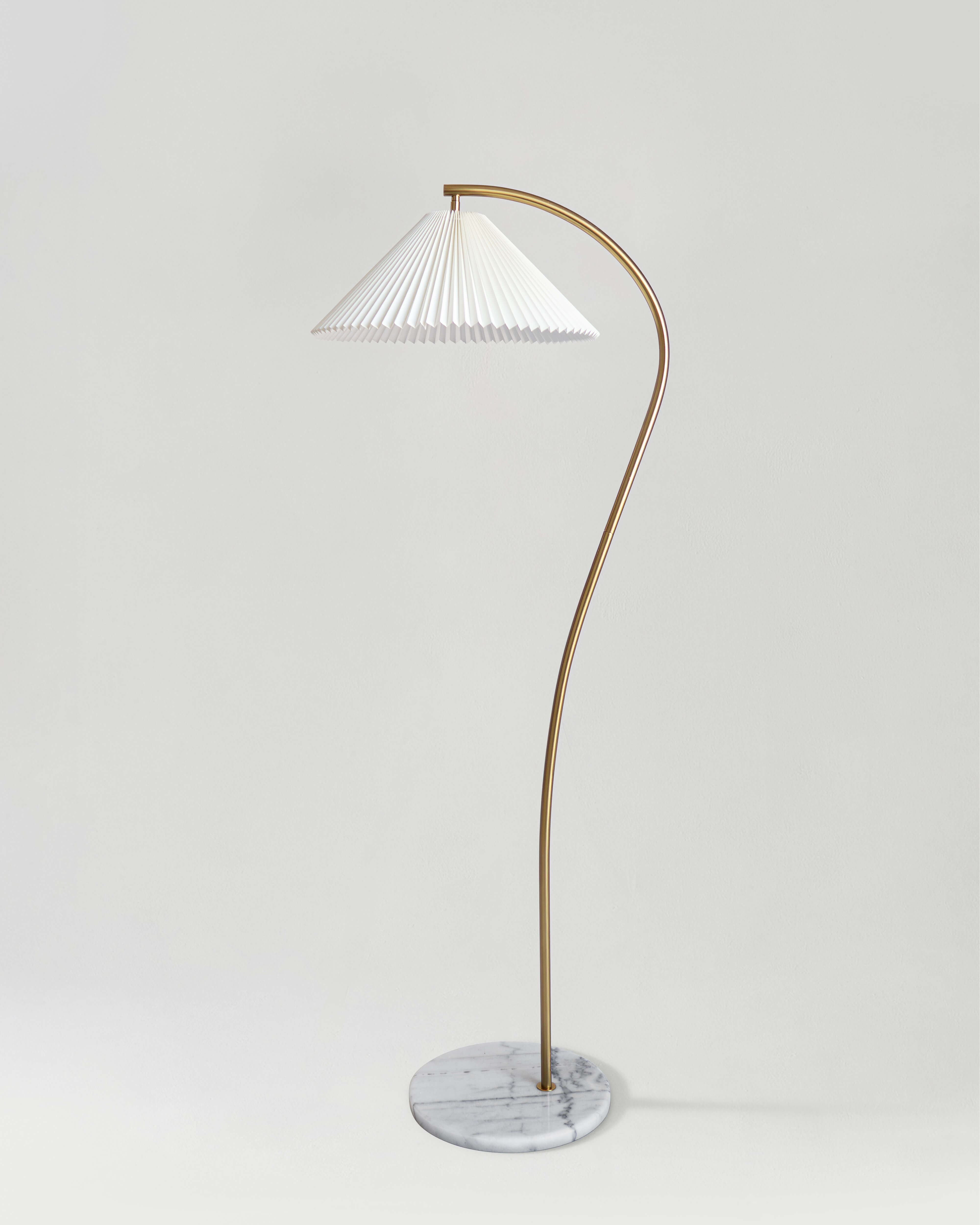 Alba Floor Lamp | Curved Stem, Linen Pleated Shade