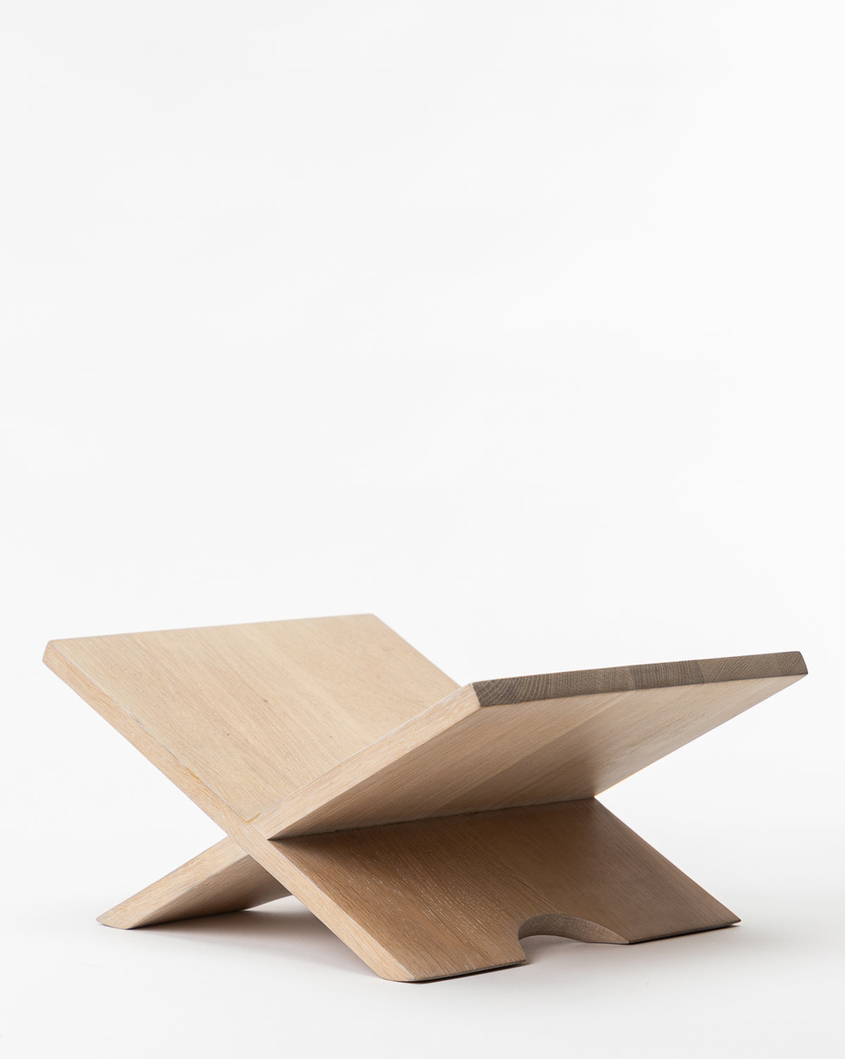 Bela Wooden Book Display  Oak Wood, Versatile Design