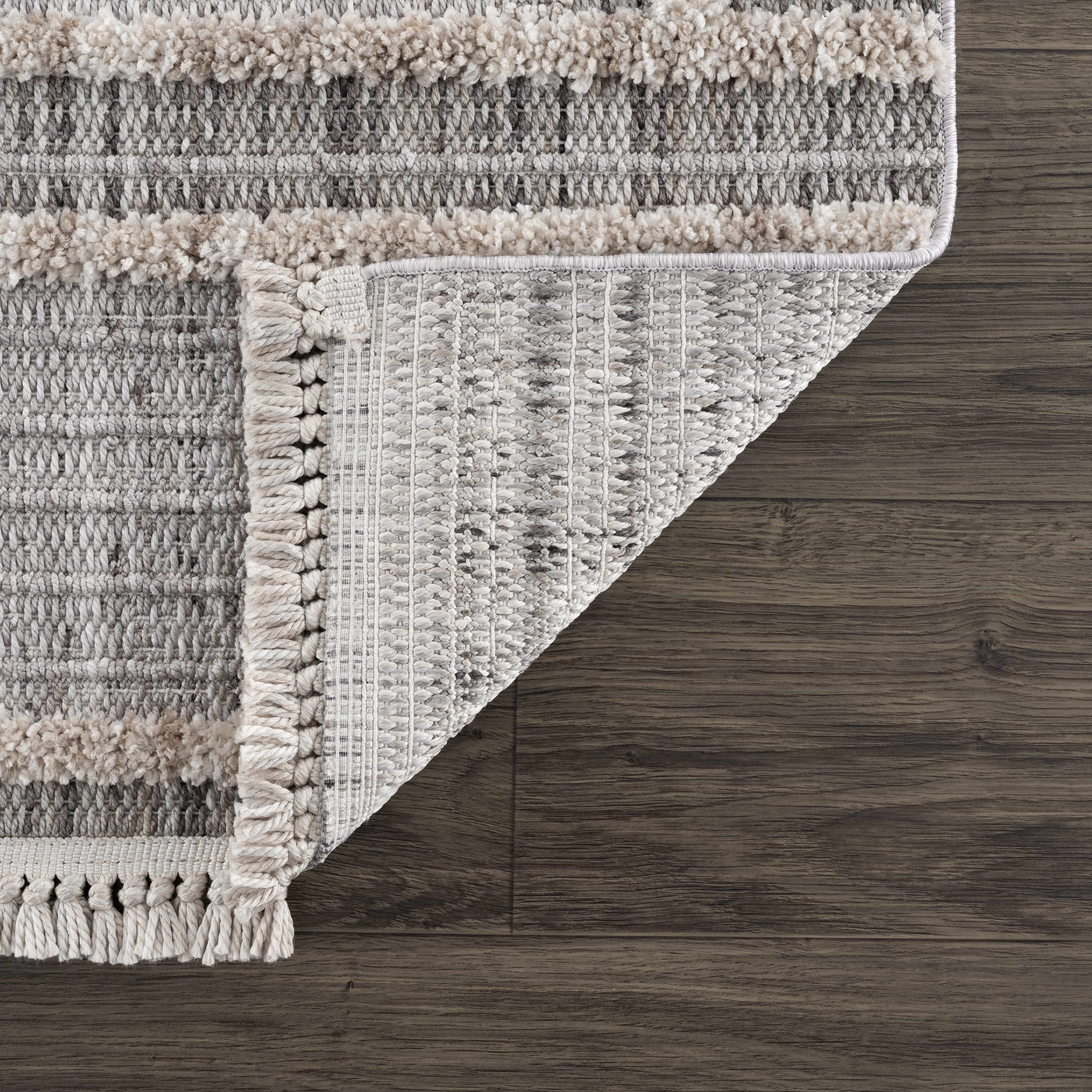Amara High-Low Rug  Machine Woven  100% Polyester  Transitional