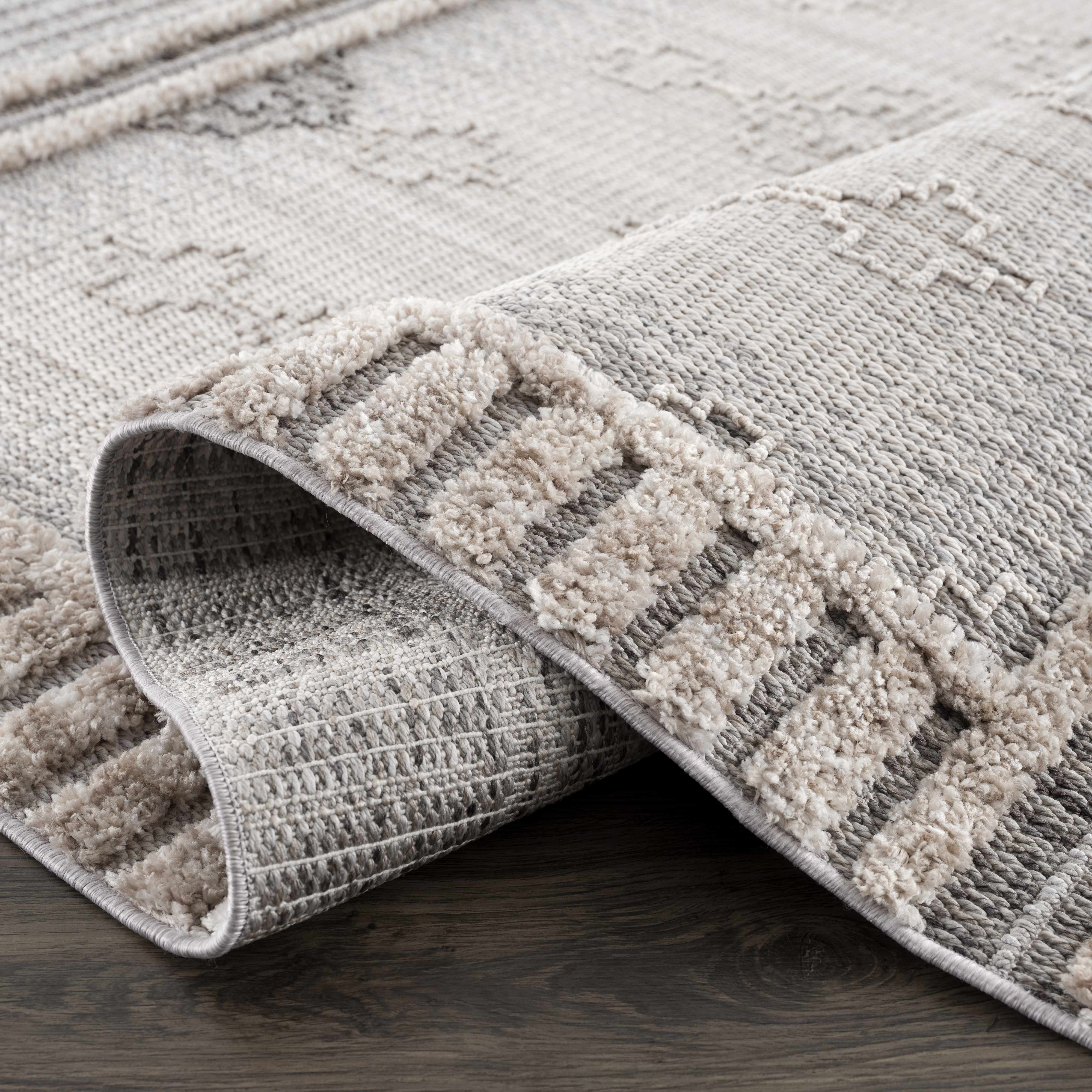 Amara High-Low Rug  Machine Woven  100% Polyester  Transitional