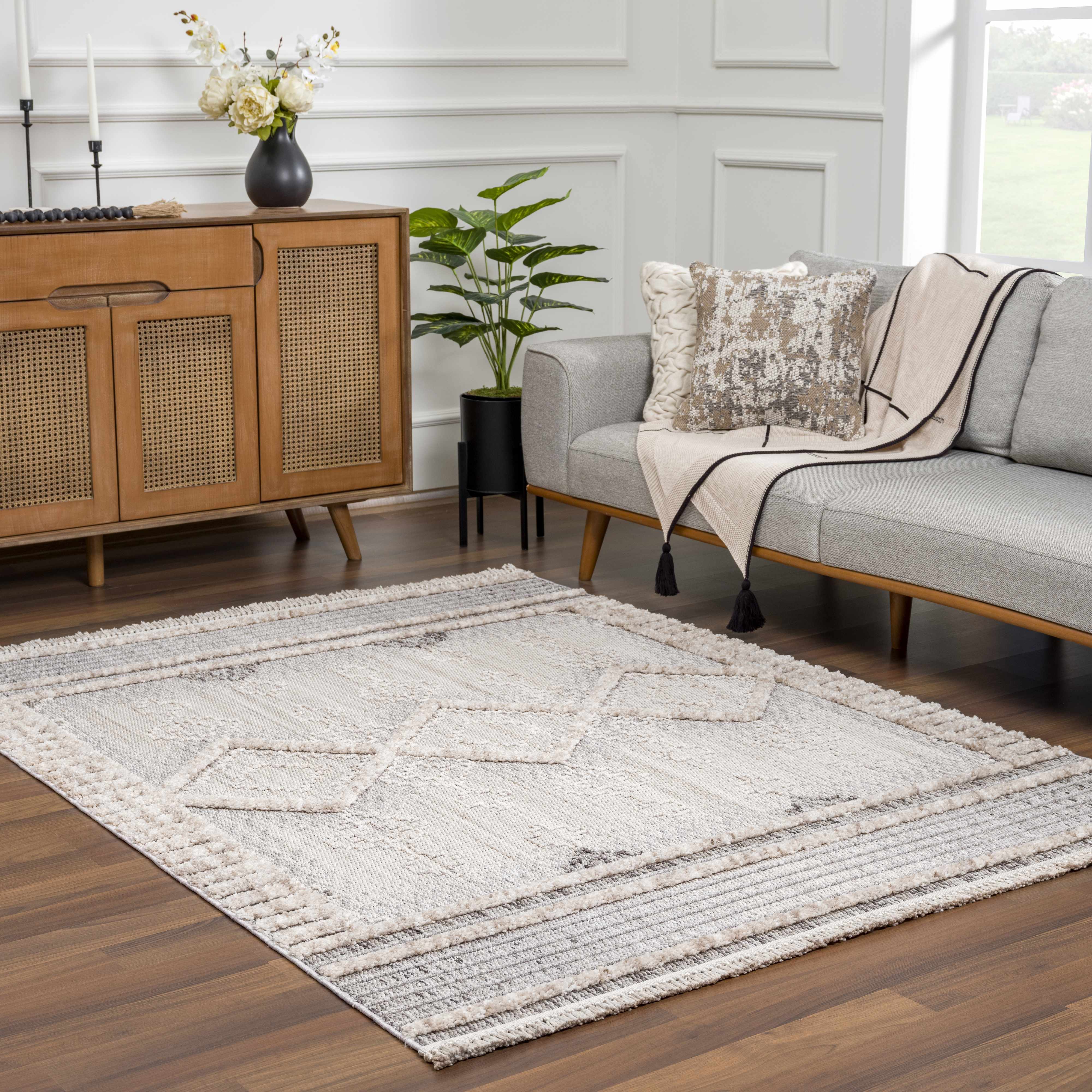 Amara High-Low Rug  Machine Woven  100% Polyester  Transitional