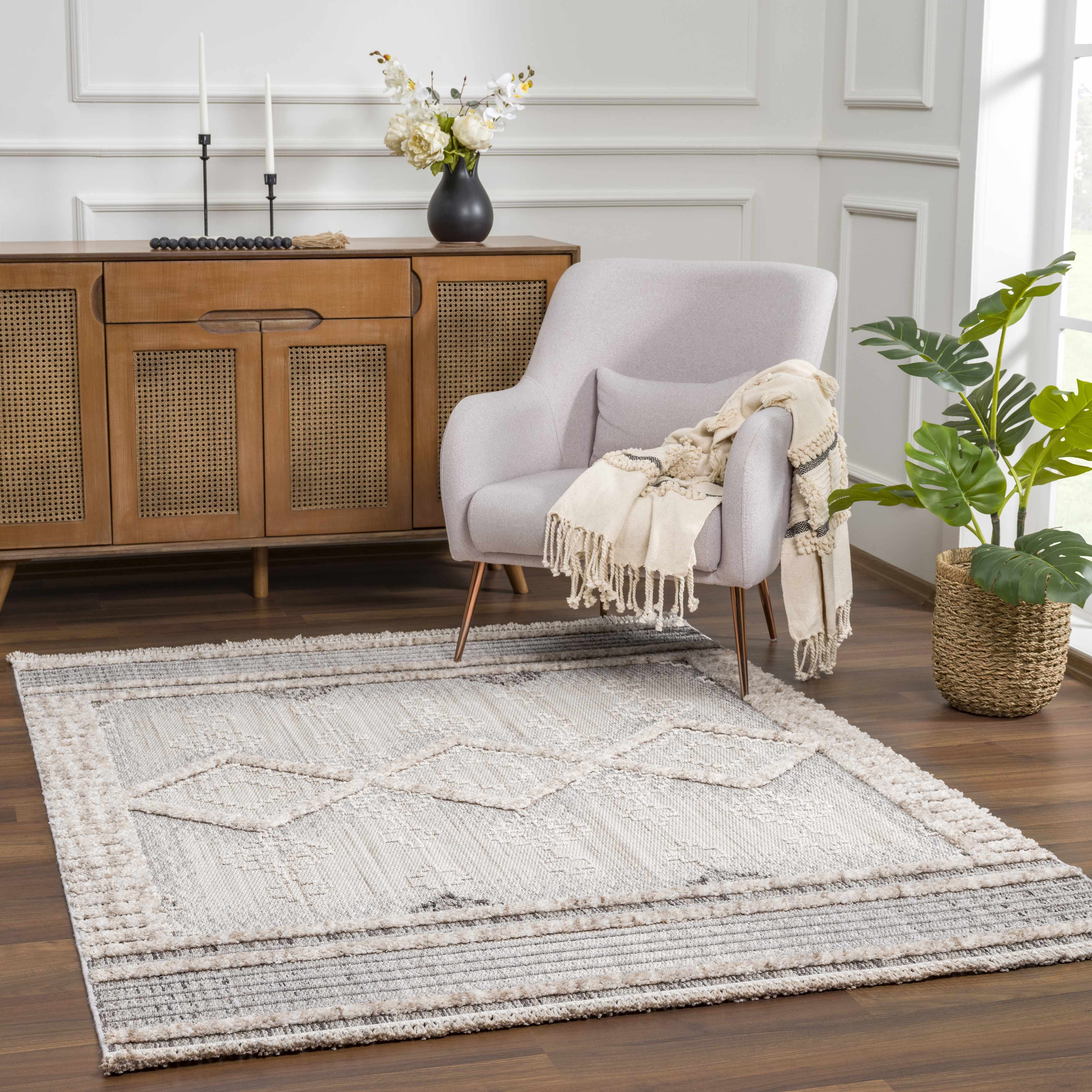 Amara High-Low Rug  Machine Woven  100% Polyester  Transitional