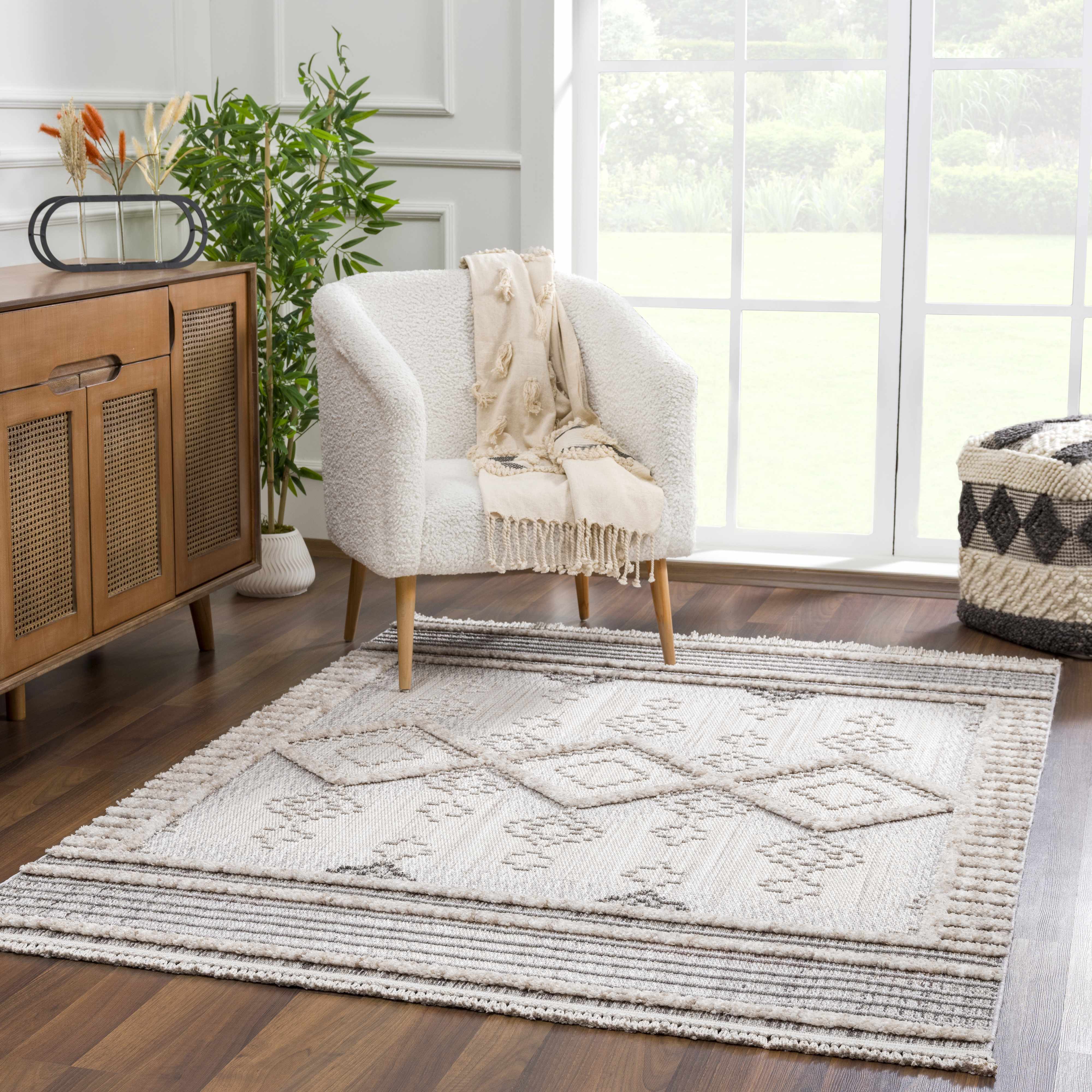 Amara High-Low Rug  Machine Woven  100% Polyester  Transitional