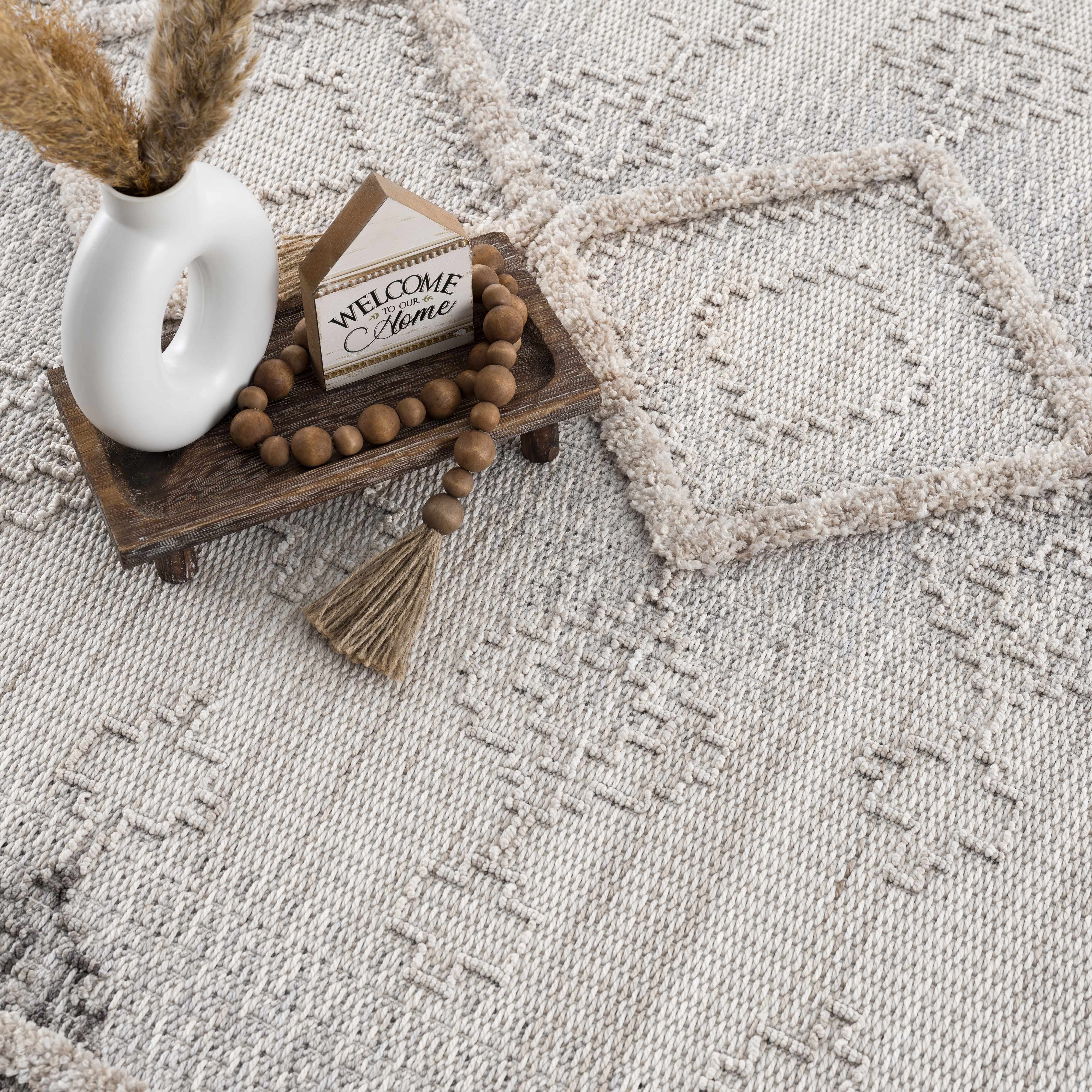 Amara High-Low Rug  Machine Woven  100% Polyester  Transitional