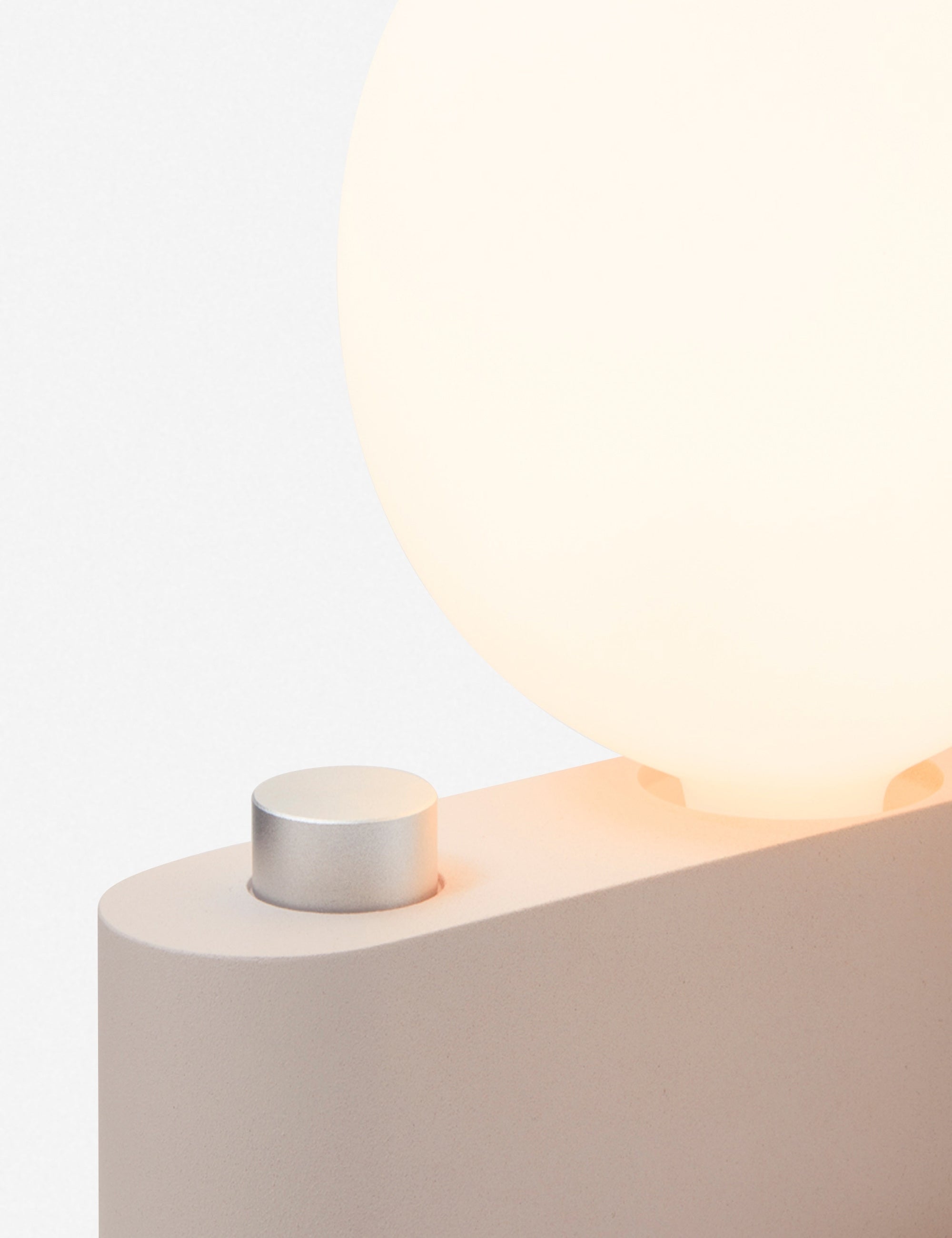 Aero Table Lamp | Lightweight Aluminum, Modern Design