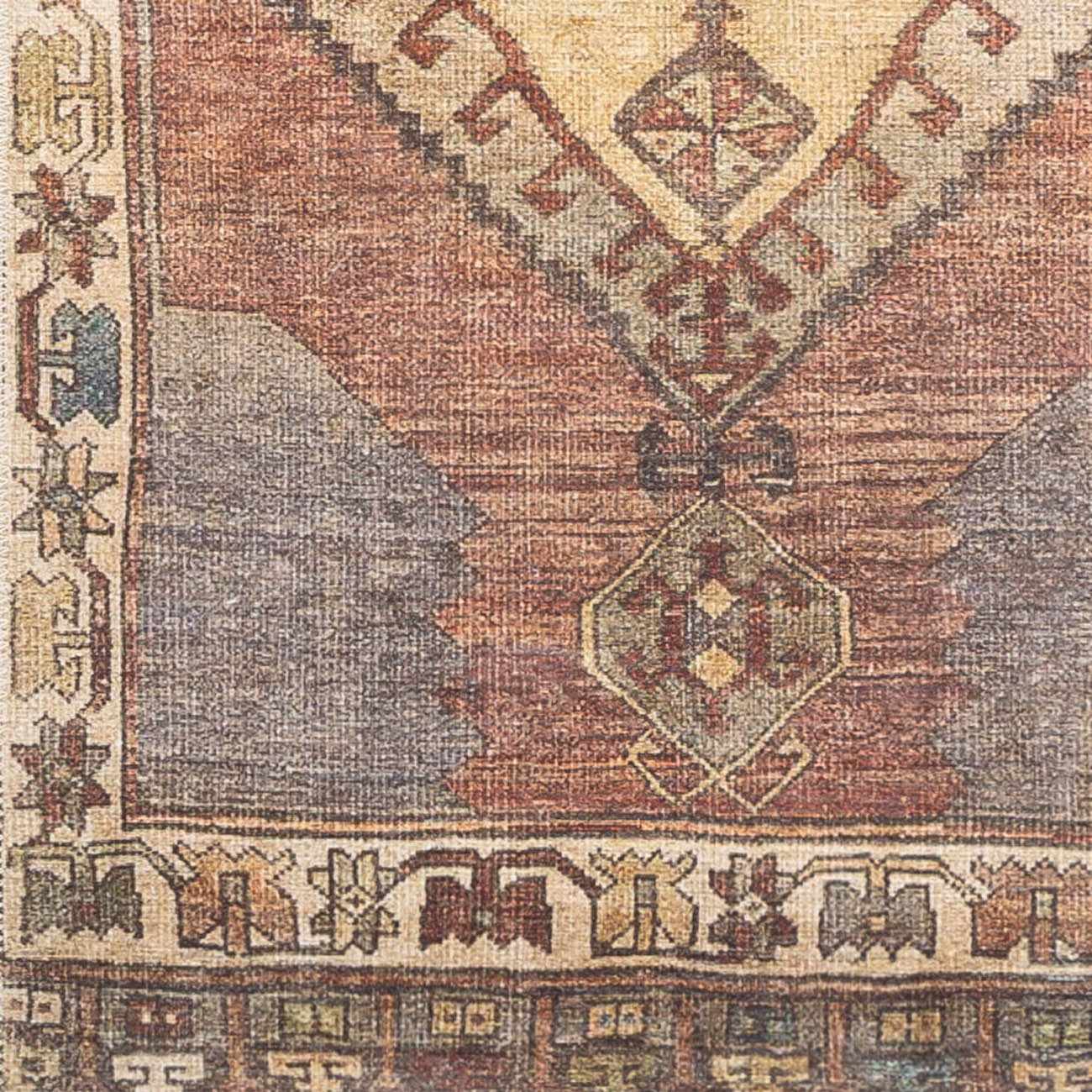 Bela Washable Runner Rug  Machine Woven  Traditional Style