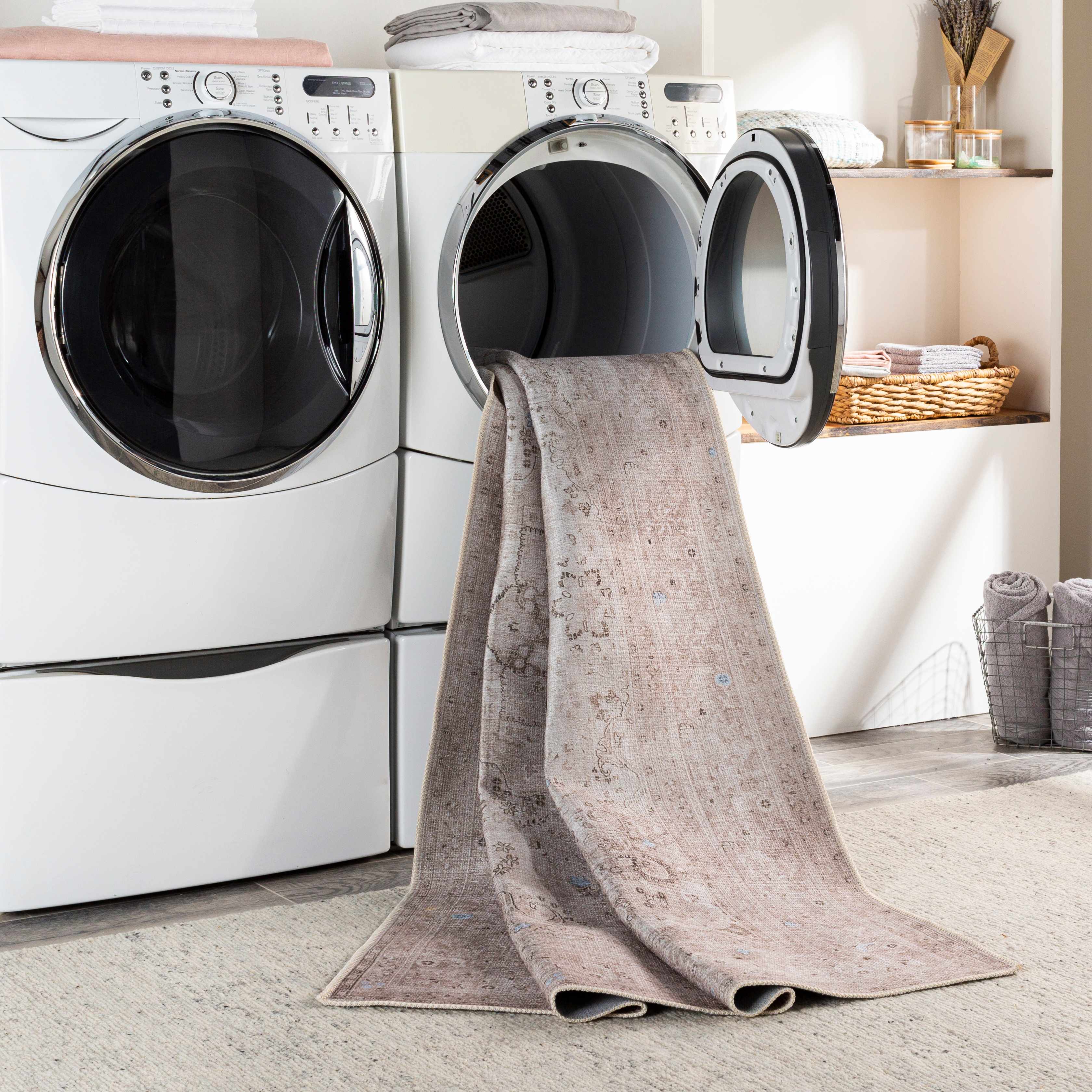 Bela Vintage Rug Machine Woven Chenille-Polyester, Washable