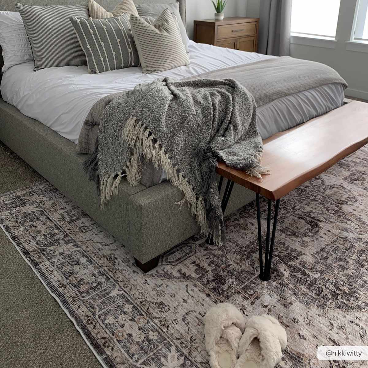 Bela Washable Area Rug  Low Pile  Machine Woven Polyester