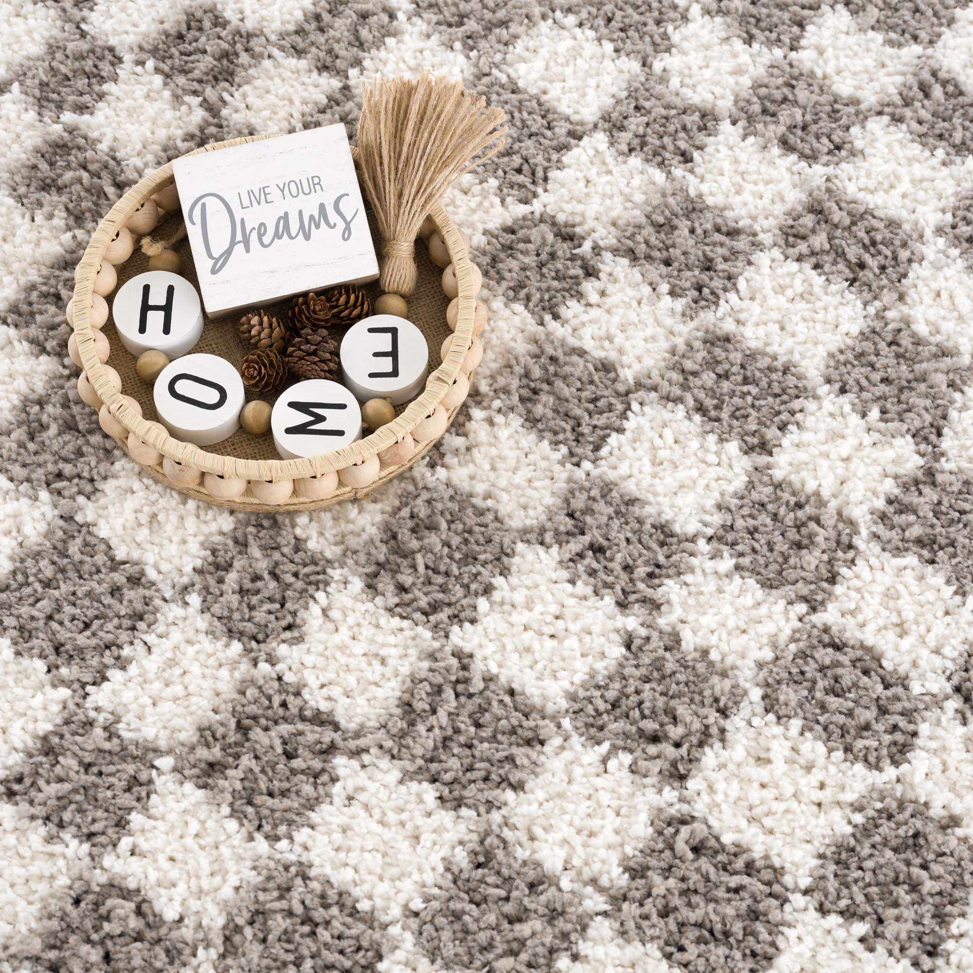 Kairo Checkered Plush Rug 100% Polyester Machine Woven