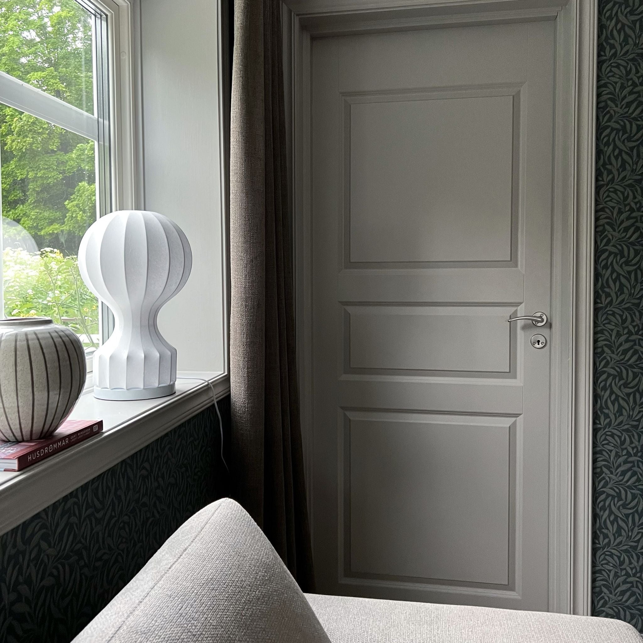 Bello Table Lamp | Organic Shape, Soft Glow for Cozy Spaces