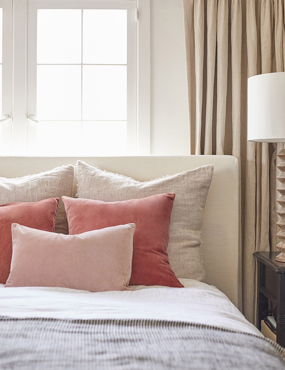 Bela Velvet Pillow | Luxurious Texture, Elegant Finish