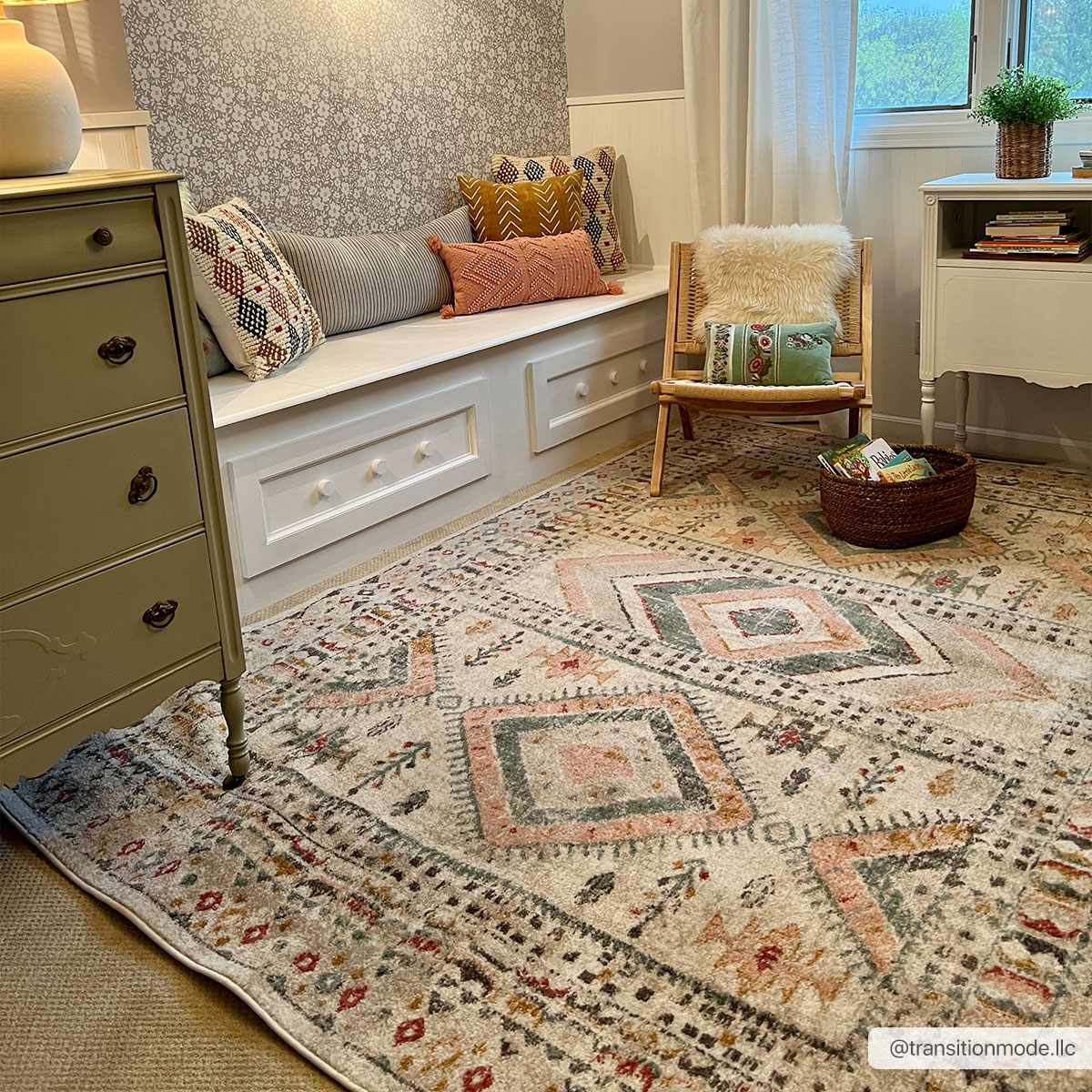 Demi Area Rug  Machine Woven, Medium Pile, Traditional Style