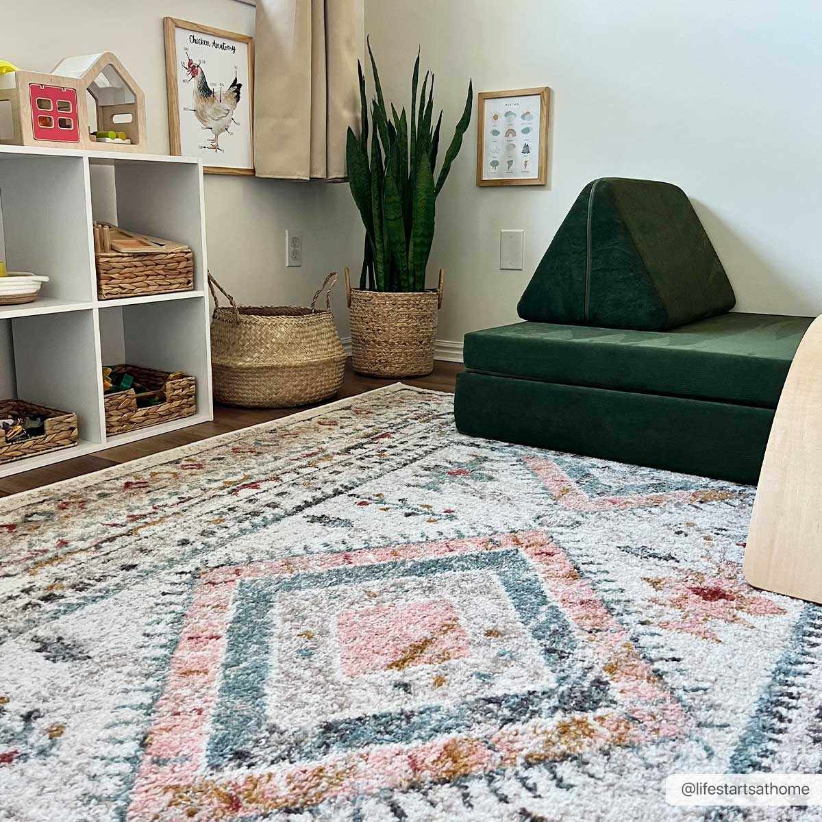 Demi Area Rug  Machine Woven, Medium Pile, Traditional Style