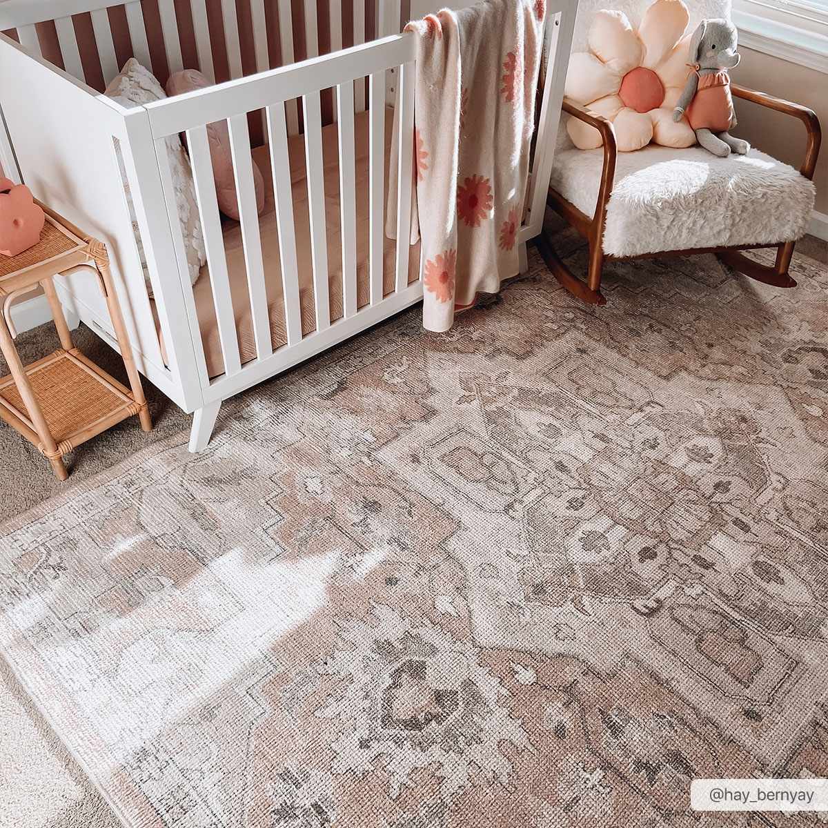 Bela Area Rug  Machine Woven  Vintage-Inspired Medallion Design