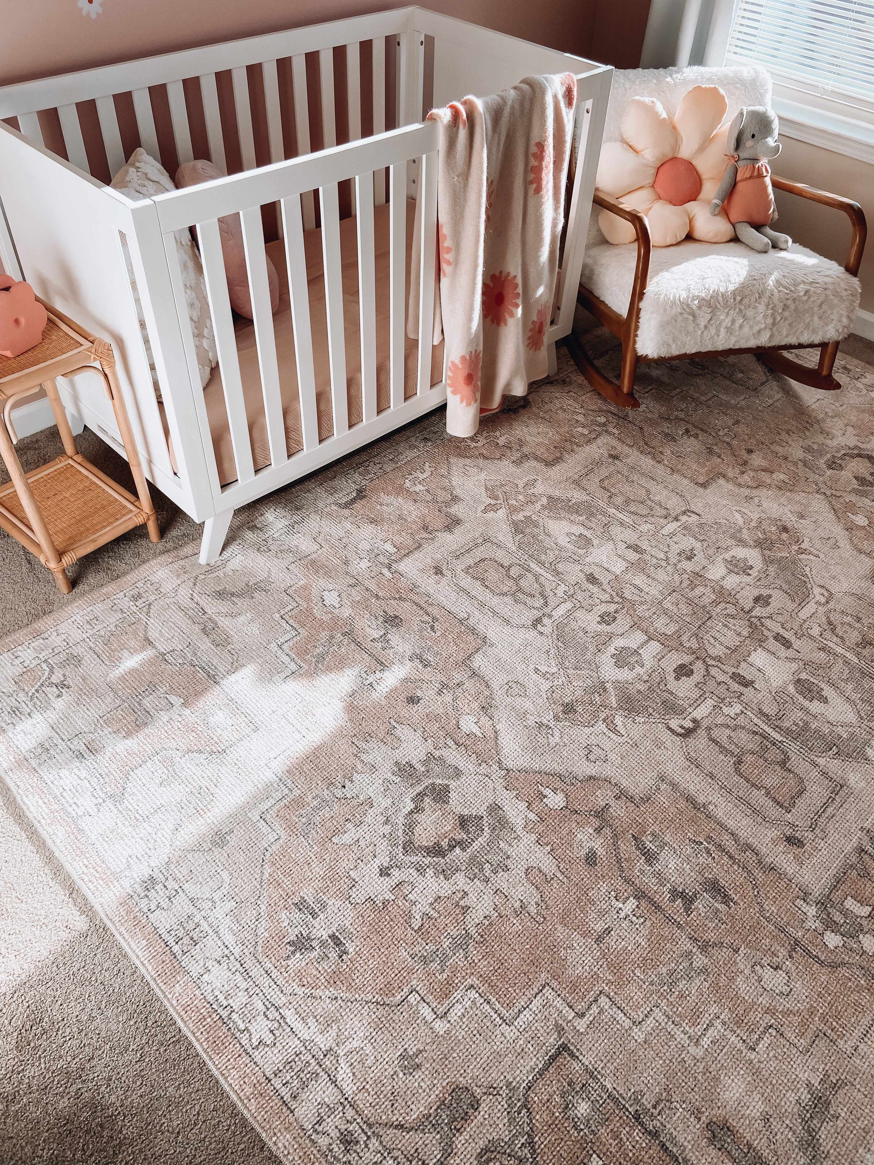 Bela Area Rug  Machine Woven  Vintage-Inspired Medallion Design