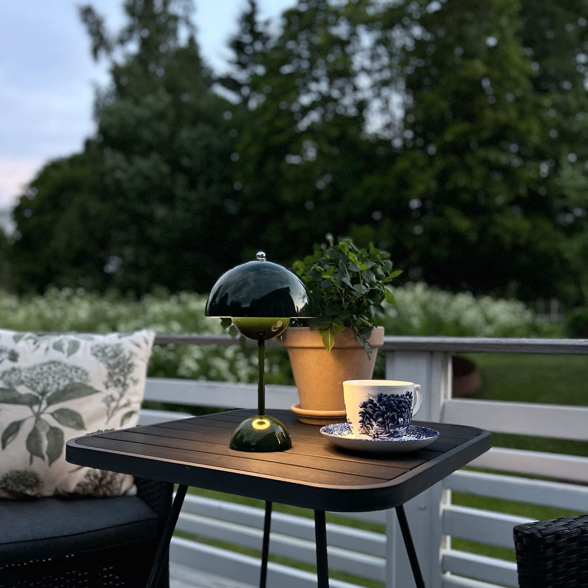 Bello Portable Table Lamp | Wireless & Rechargeable Green Design