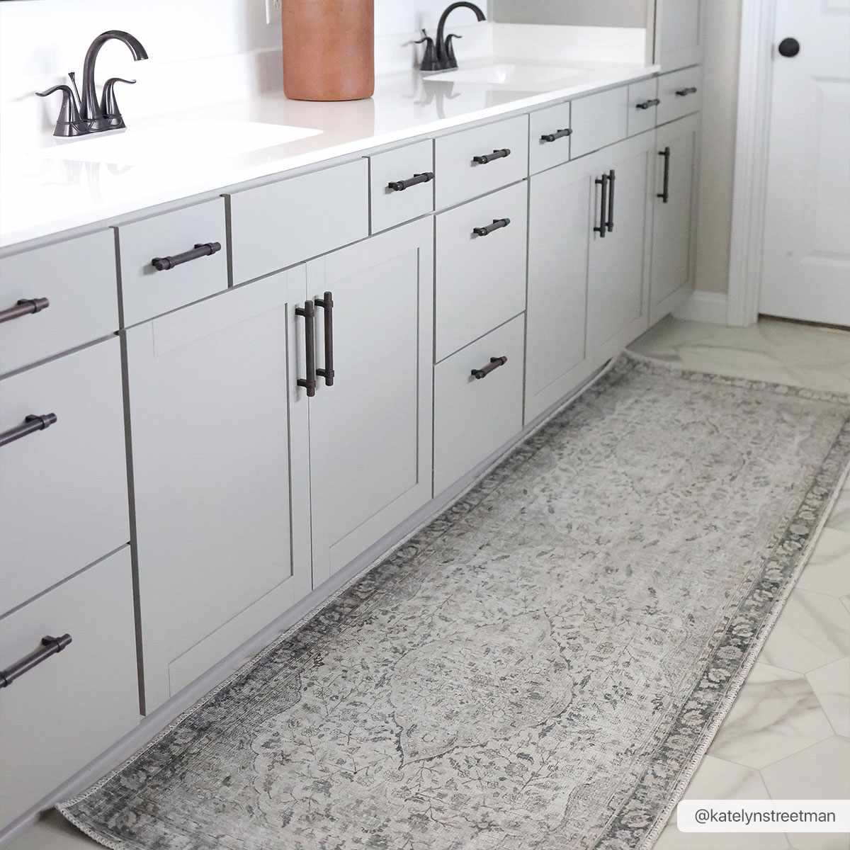 Brielle Washable Rug  Machine Woven  Light Gray