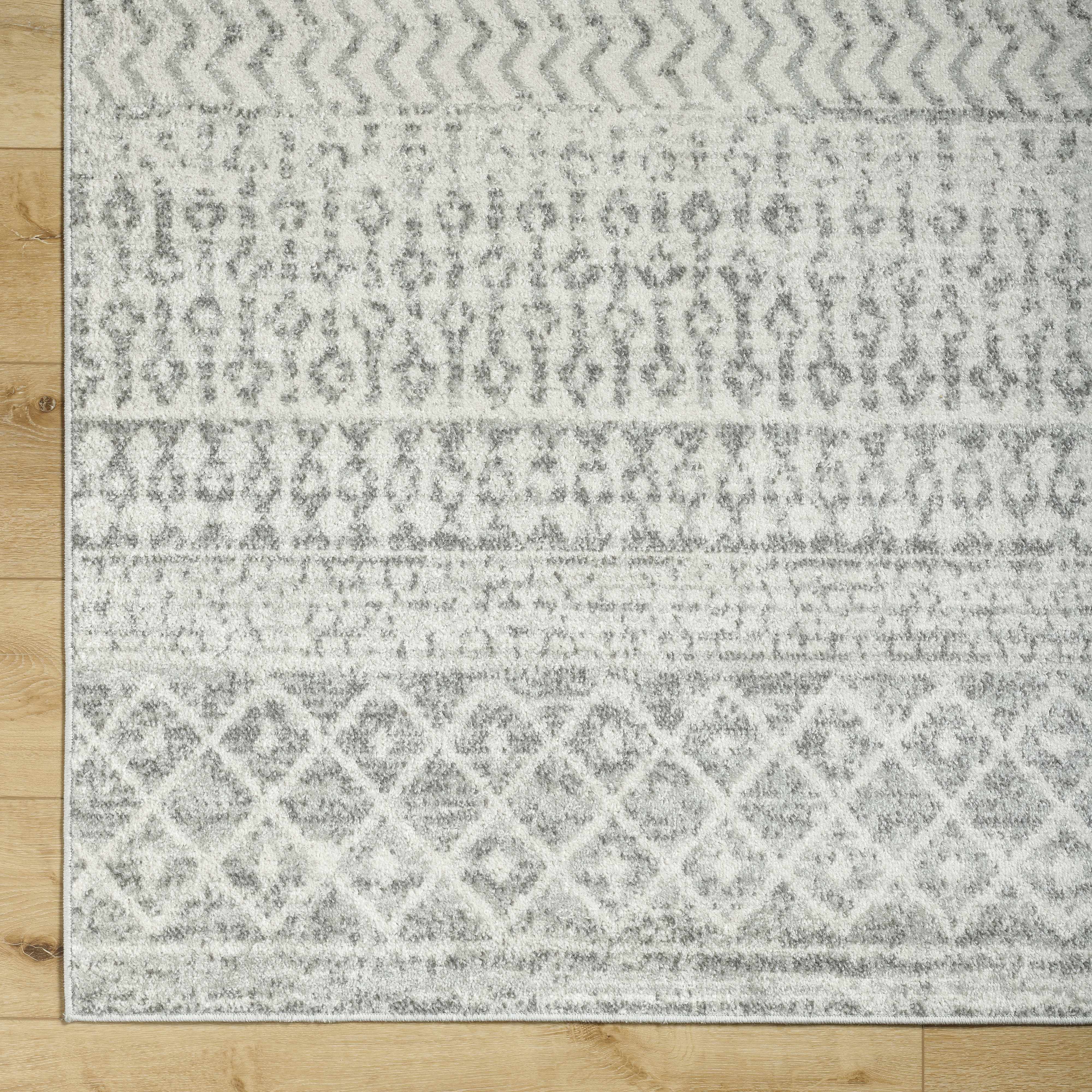 Bello Area Rug  Gray Trellis Pattern  Medium Pile Polypropylene
