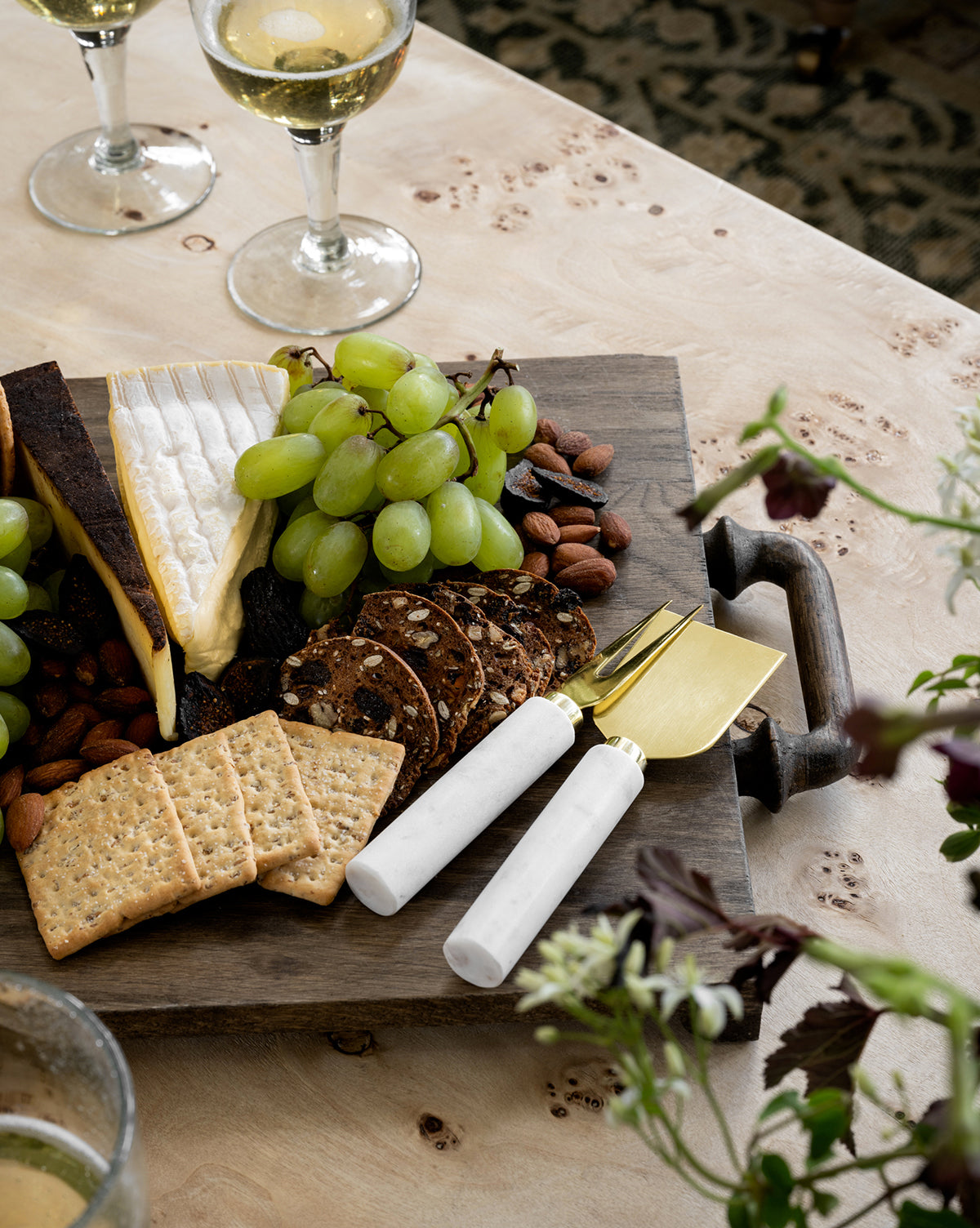 Bela Serving Board  Solid Oak with Hand-Carved Handles