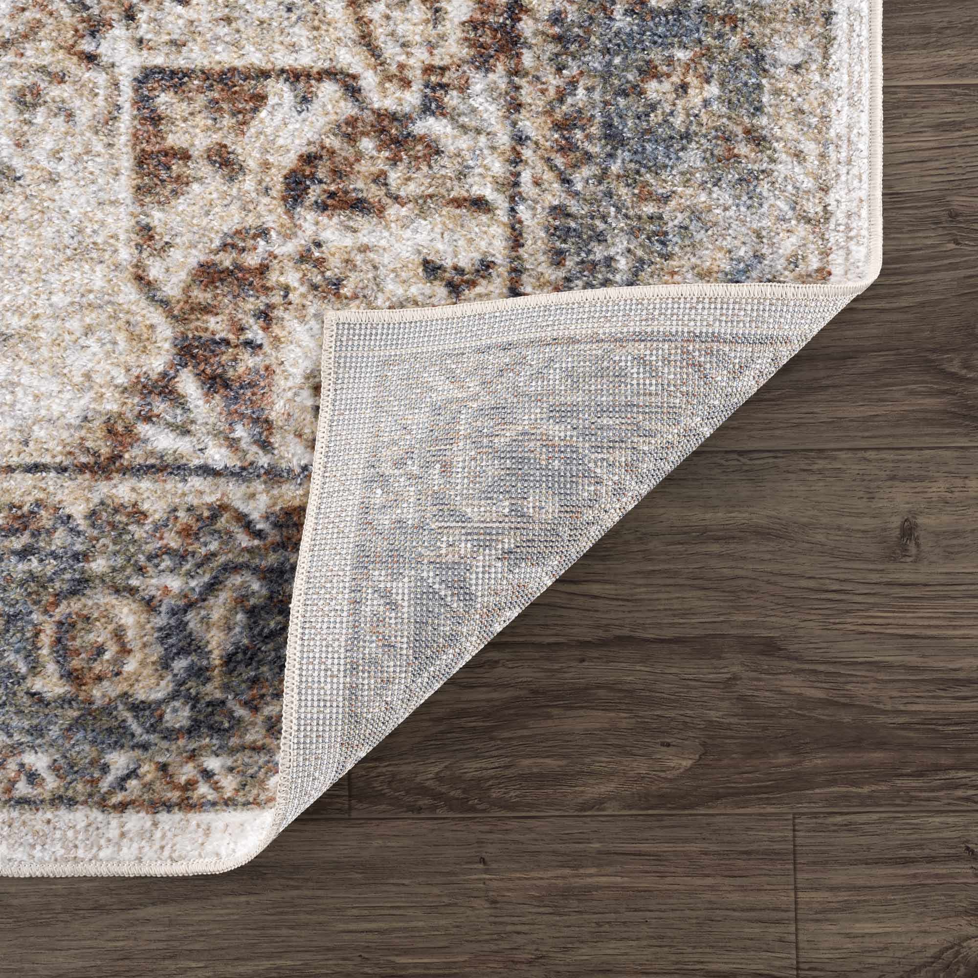 Bela Heritage Style Rug  Washable Medium Pile Polyester