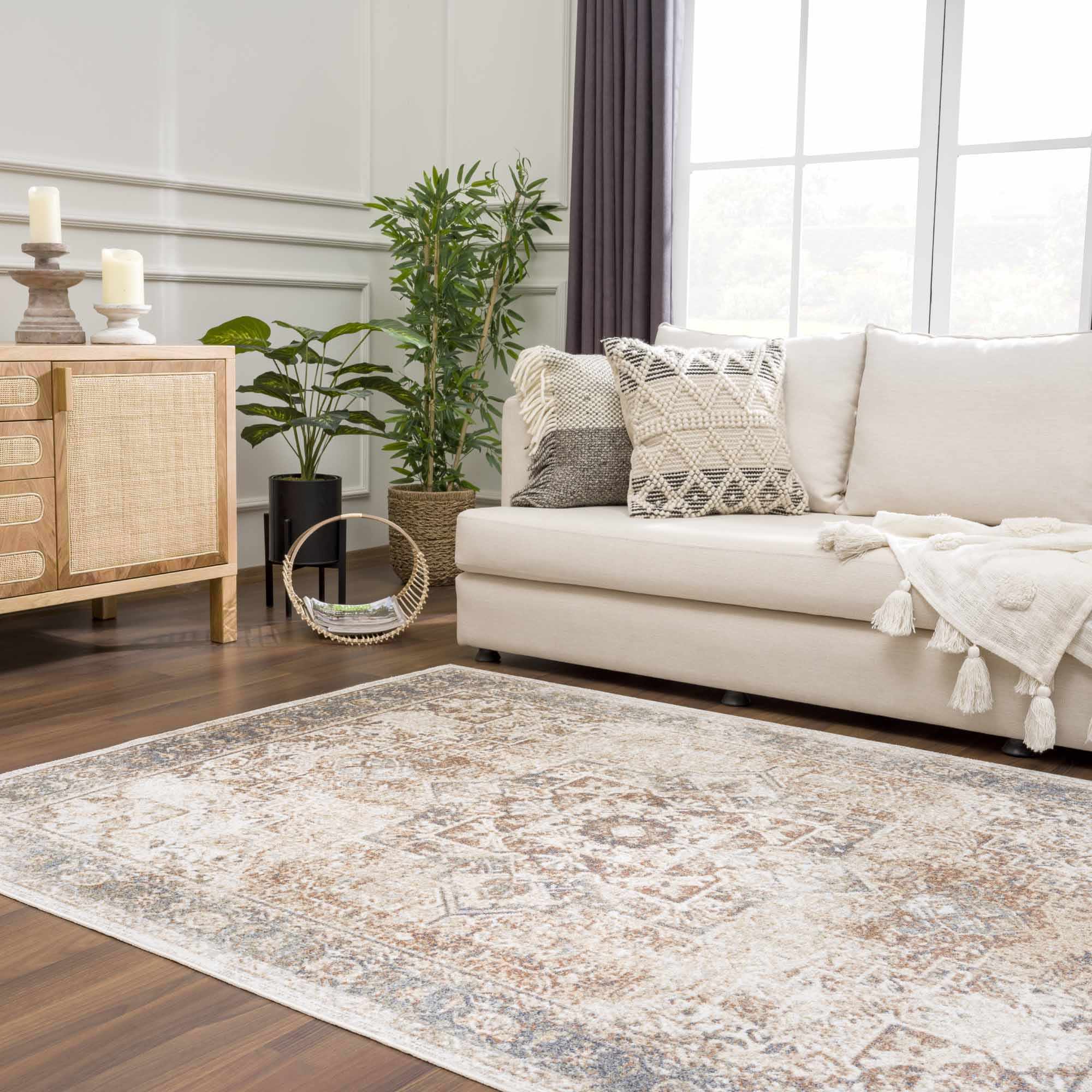 Bela Heritage Style Rug  Washable Medium Pile Polyester