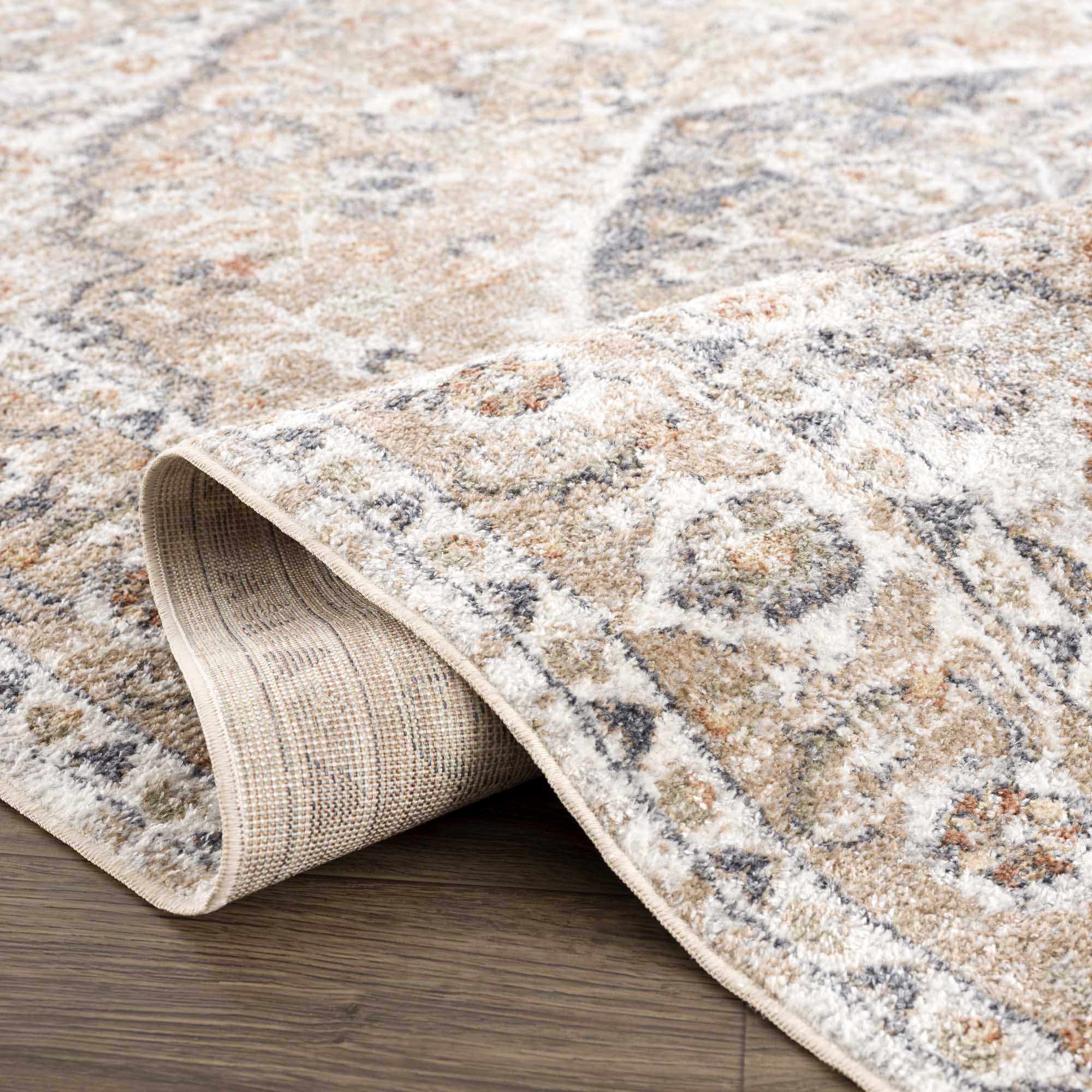 Bela Washable Rug  Medium Pile  100% Polyester  Traditional Style
