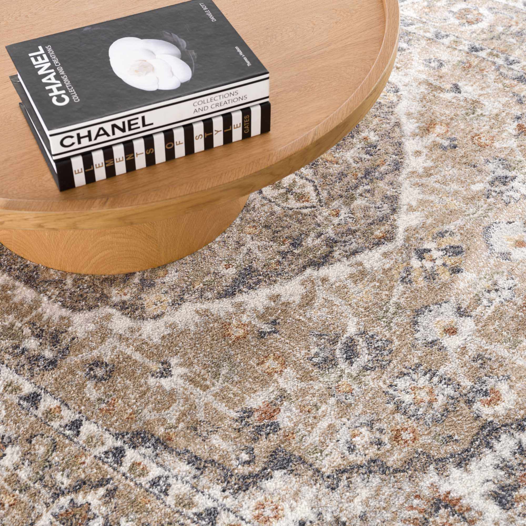 Bela Washable Rug  Medium Pile  100% Polyester  Traditional Style