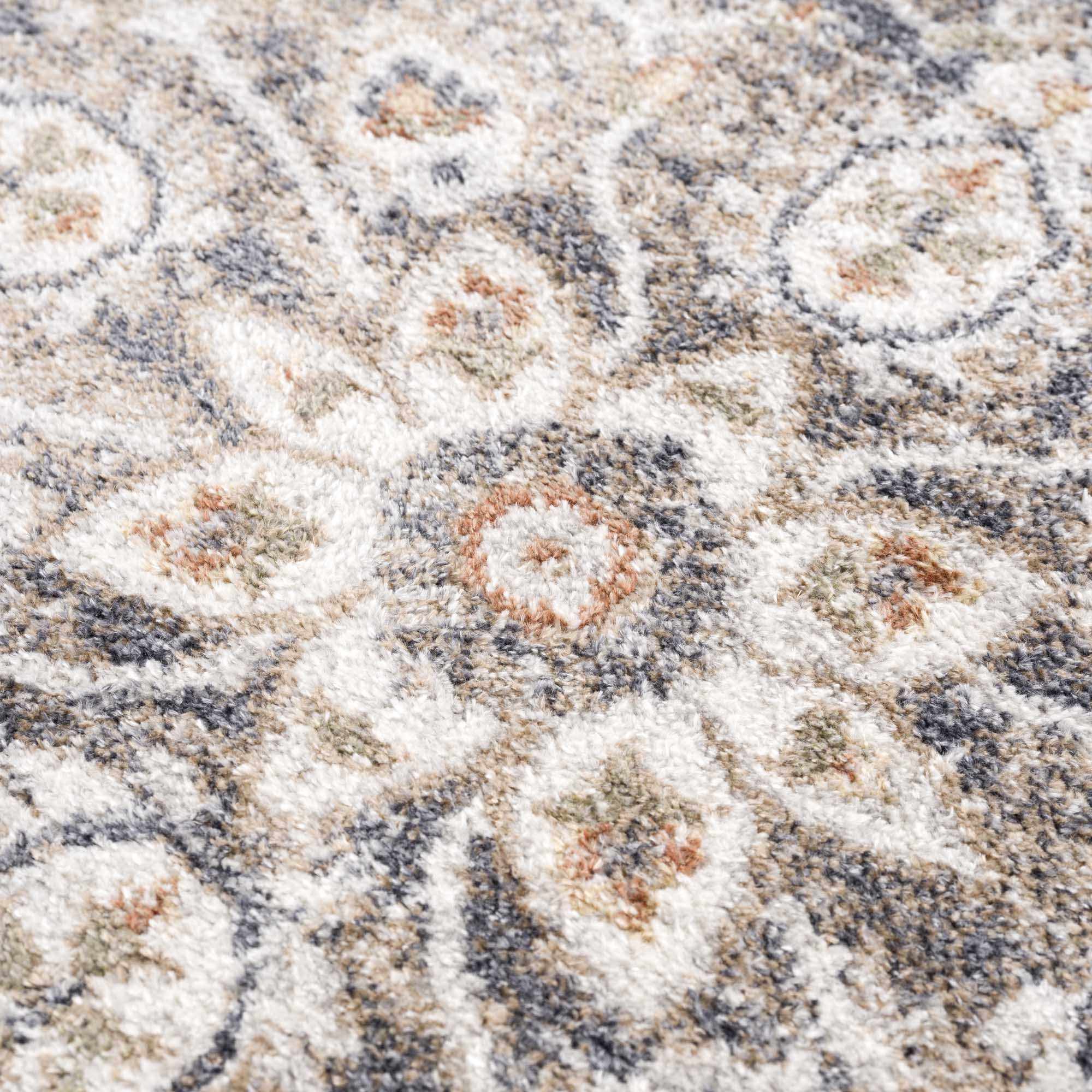 Bela Washable Rug  Medium Pile  100% Polyester  Traditional Style