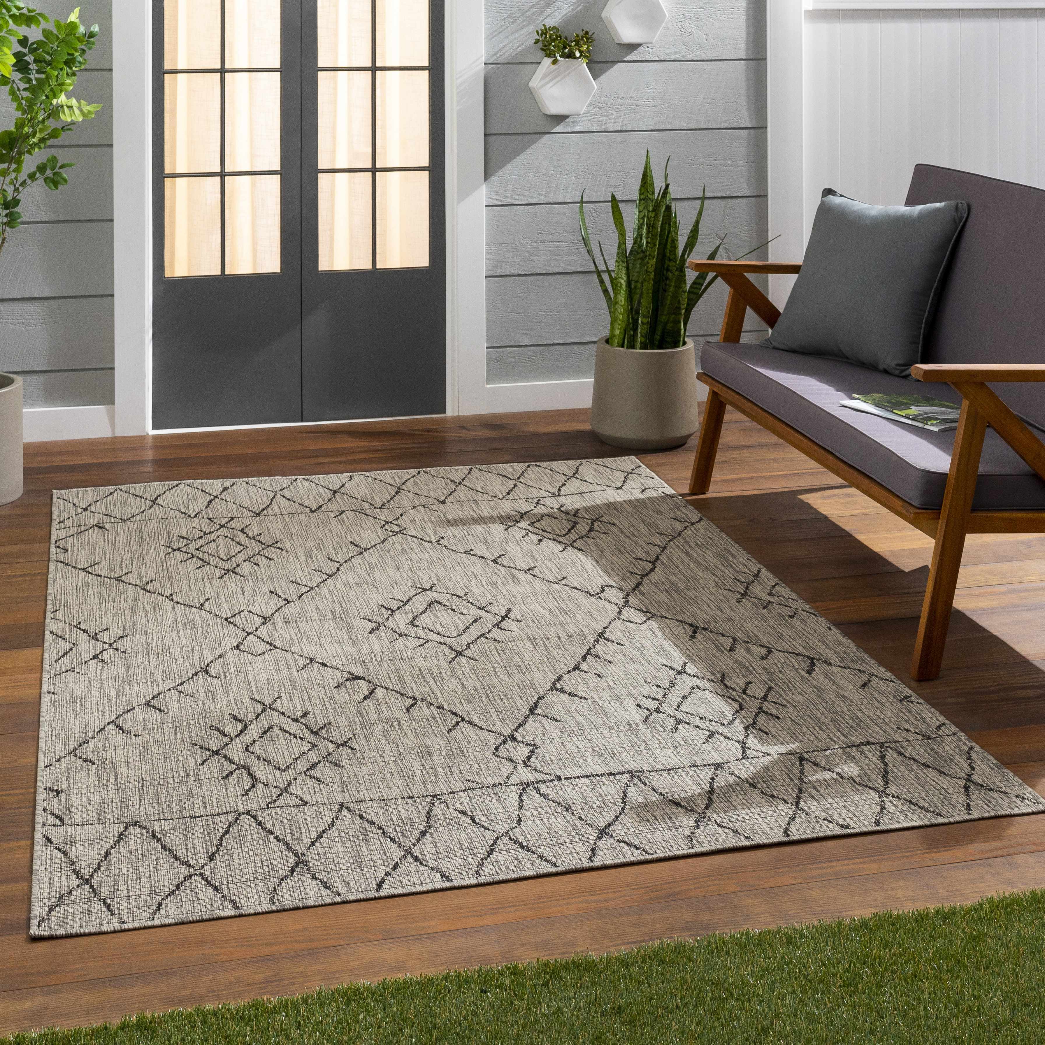 Bristol Outdoor Rug  Machine Woven  100% Polypropylene