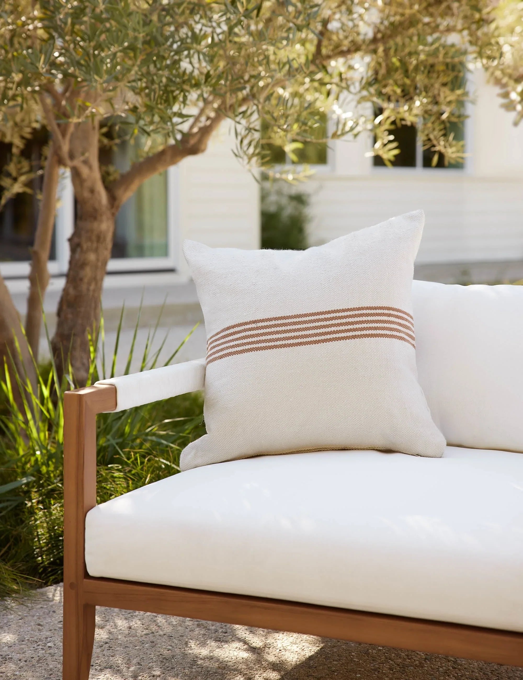 Kairo Indoor/Outdoor Pillow | Classic Stripe Design, Versatile Decor