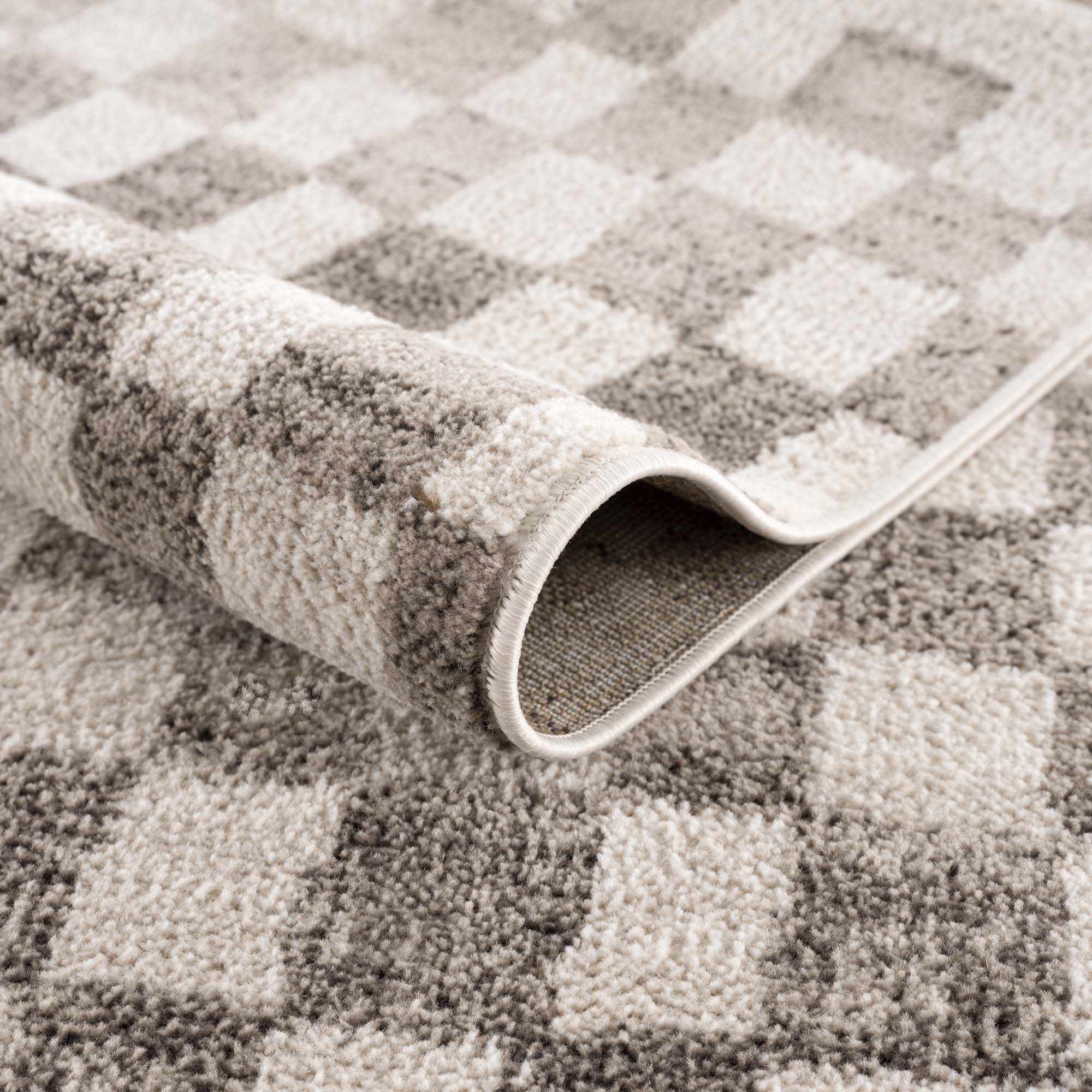 Bela Checkered Rug Machine Woven 100% Polypropylene Beige