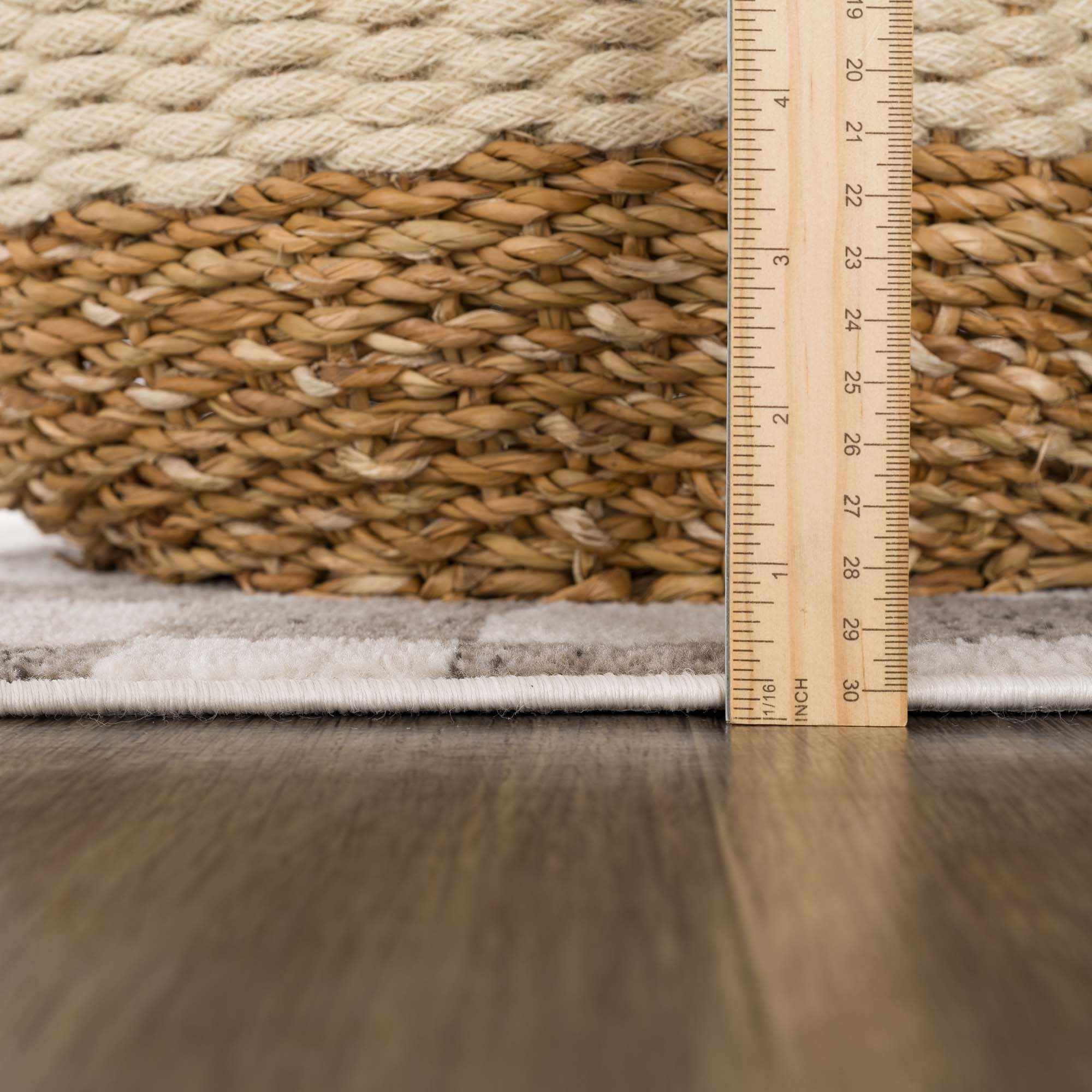 Bela Checkered Rug Machine Woven 100% Polypropylene Beige
