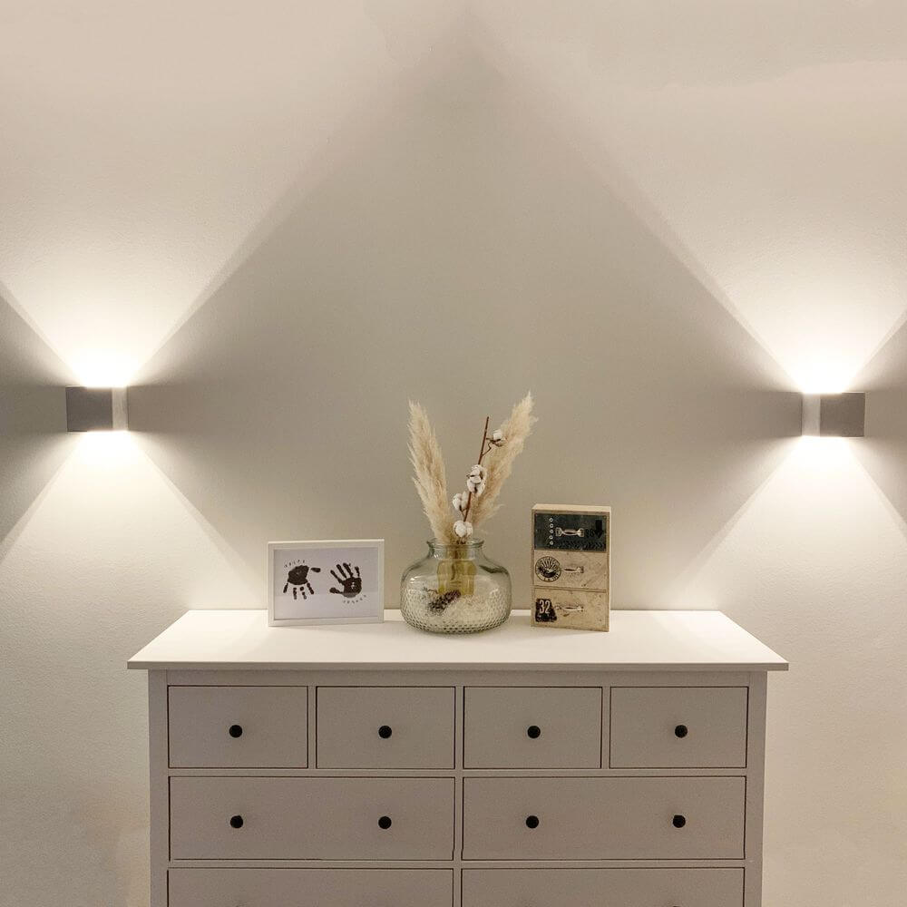 Belo Plinth Wall Light | Gray Concrete, Indirect Illumination