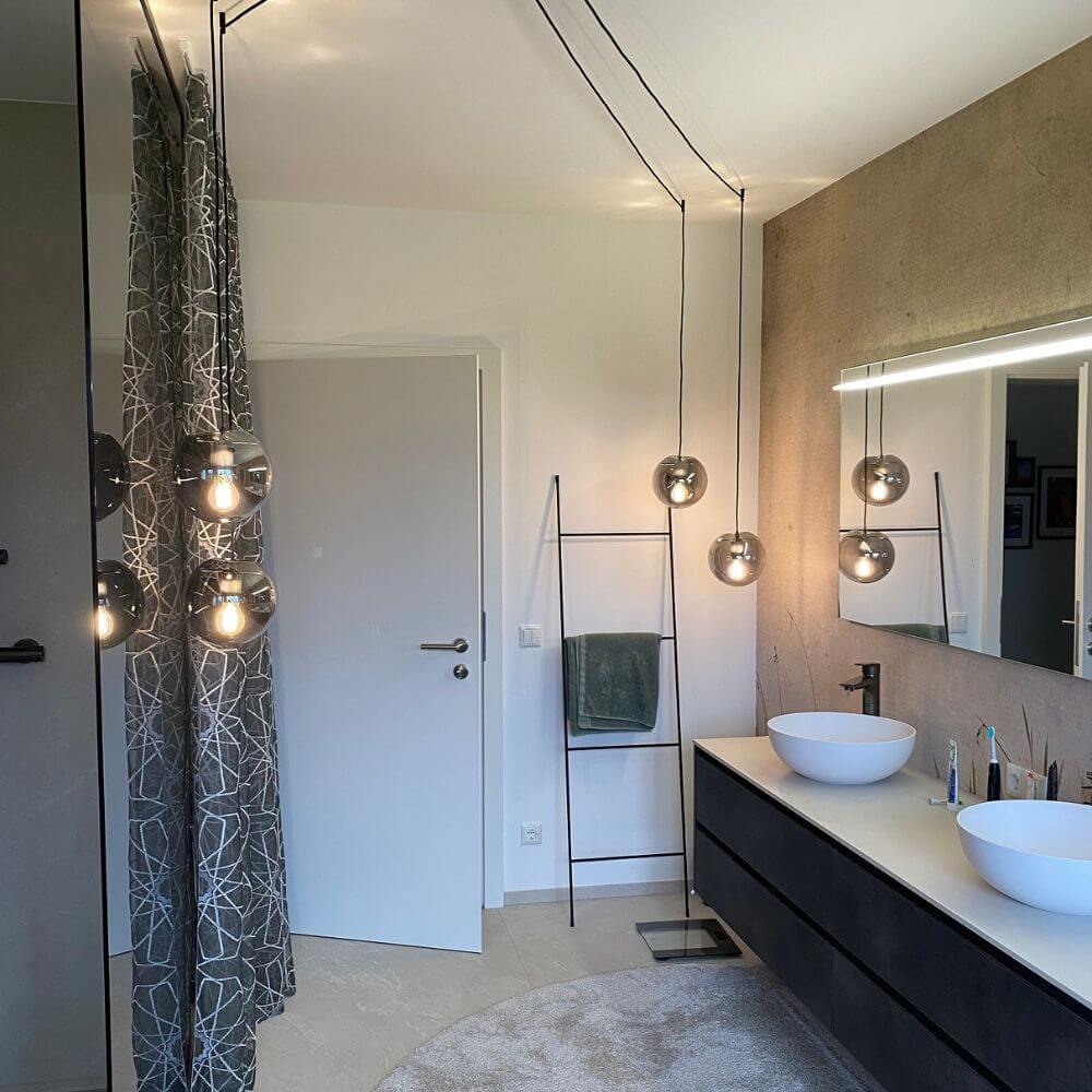 Bola Gallery Light | 5m Suspension, Mouth-Blown Glass