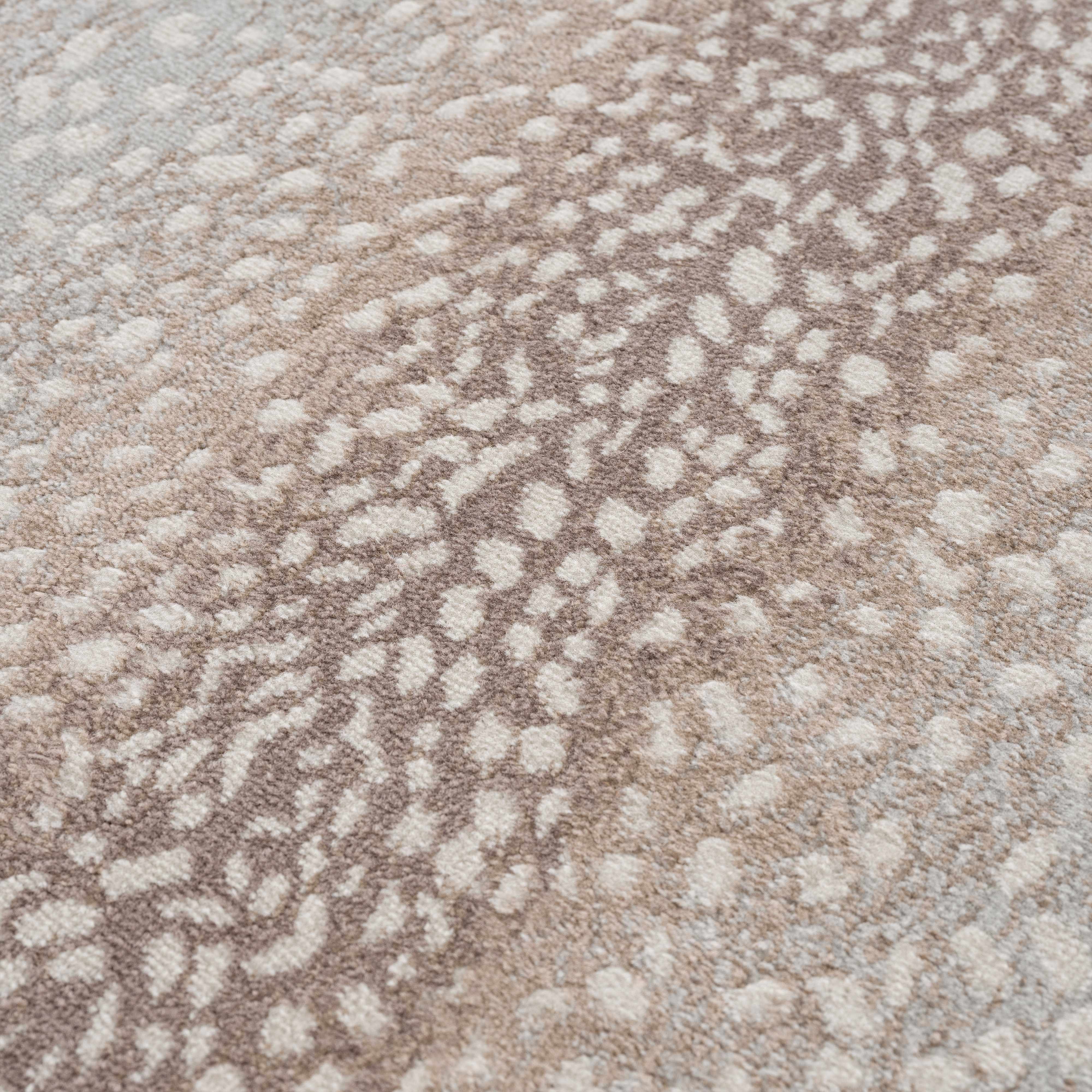 Bela Leopard Print Rug  Medium Pile, 100% Polypropylene