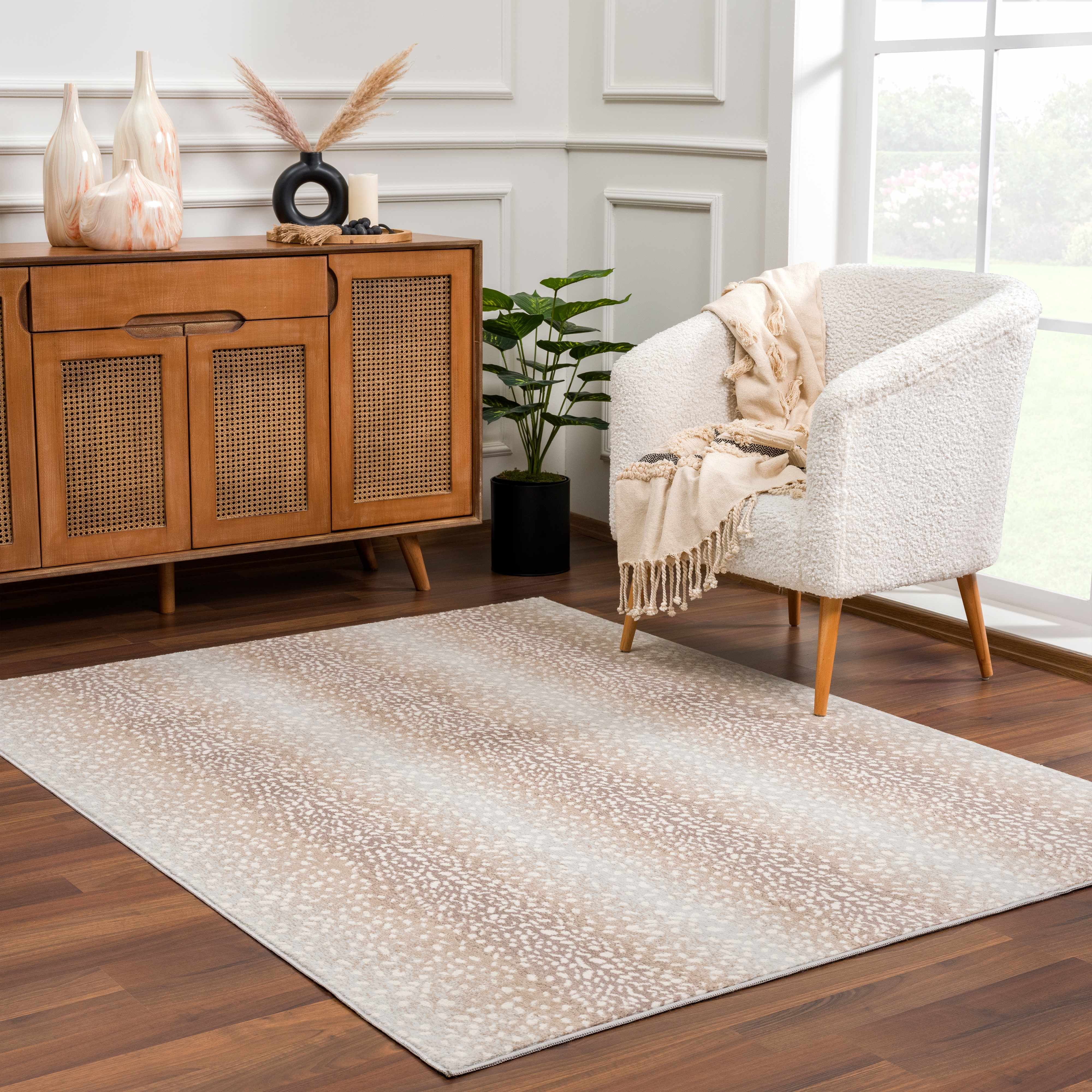 Bela Leopard Print Rug  Medium Pile, 100% Polypropylene