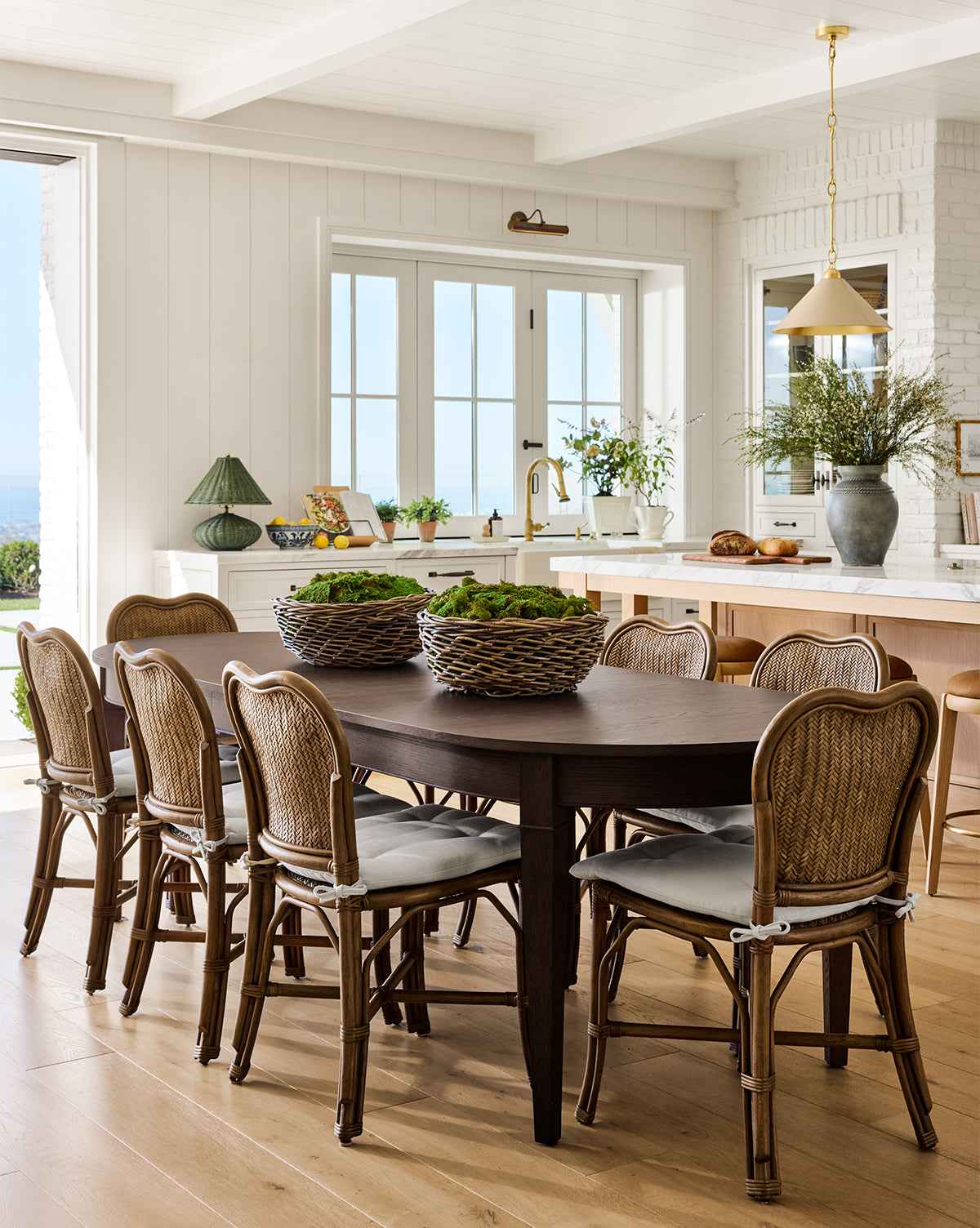 Belo Oak Extension Dining Table  Tapered Legs, Timeless Charm