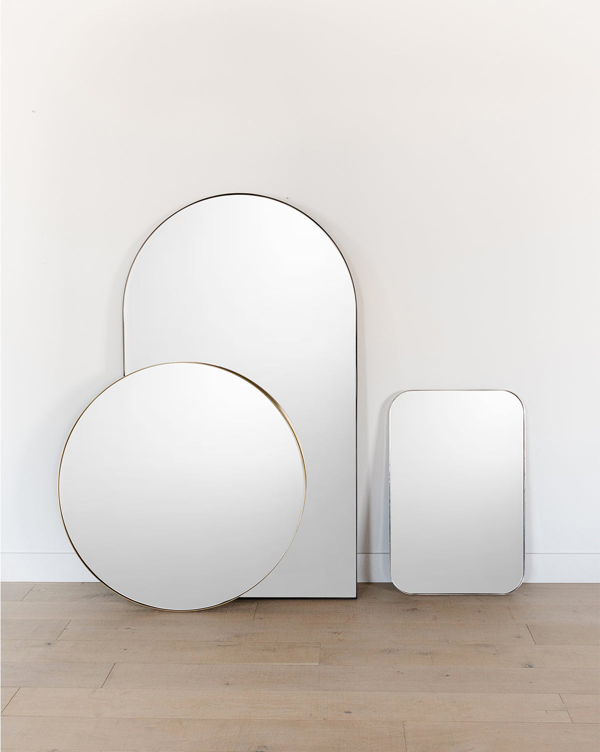 Juno Circle Mirror  Shatterproof Glass, Iron Frame